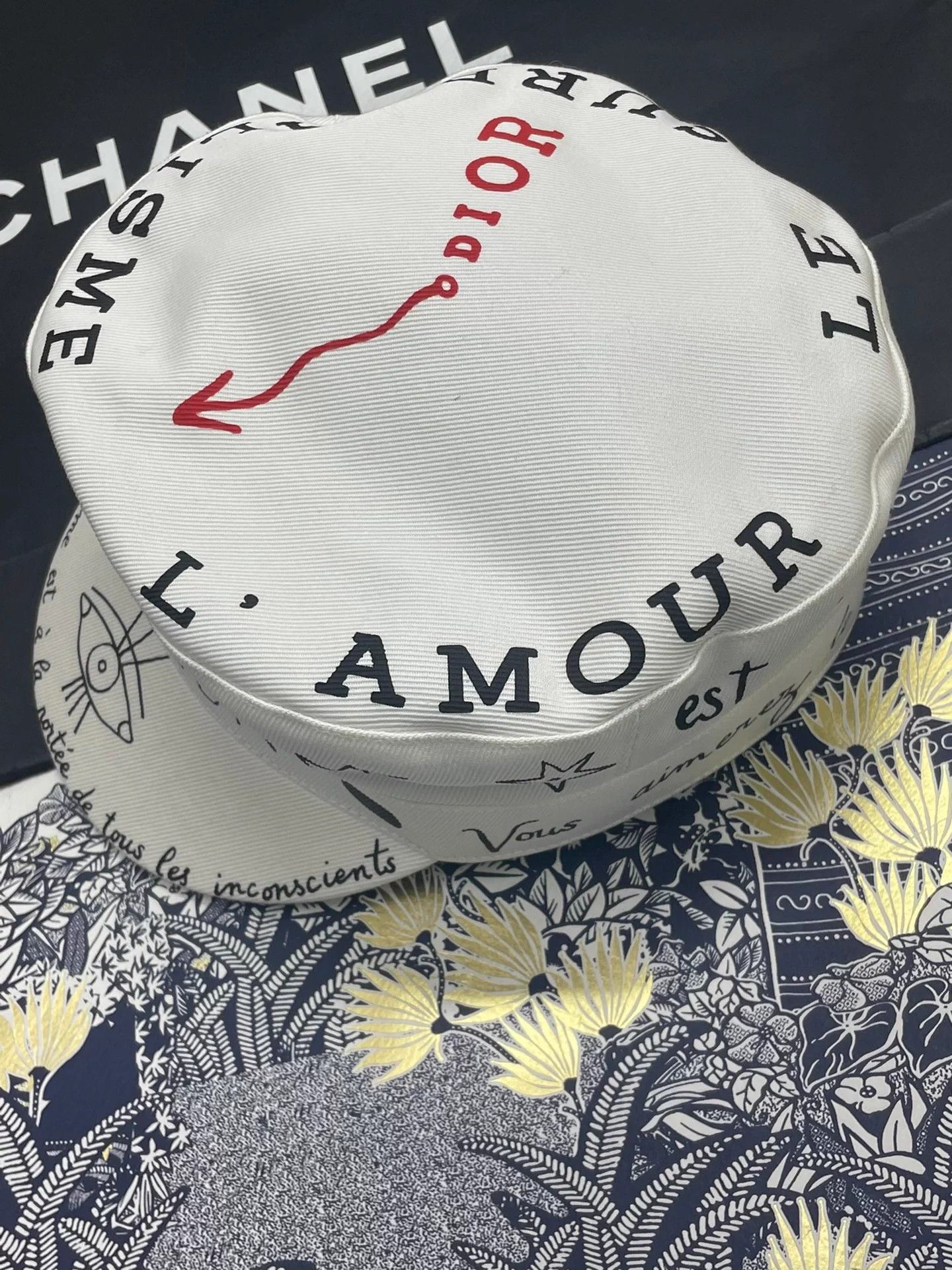 Dior Dior White Graffiti Newsboy Cap Size 57 Size ONE SIZE - 3 Thumbnail