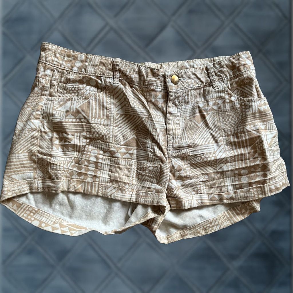 H&M H&M Women's Shorts Casual Summer Stretch Tan White Geometric Print SZ 8 Adult Regular Size 30" / US 8 / IT 44 - 1 Thumbnail