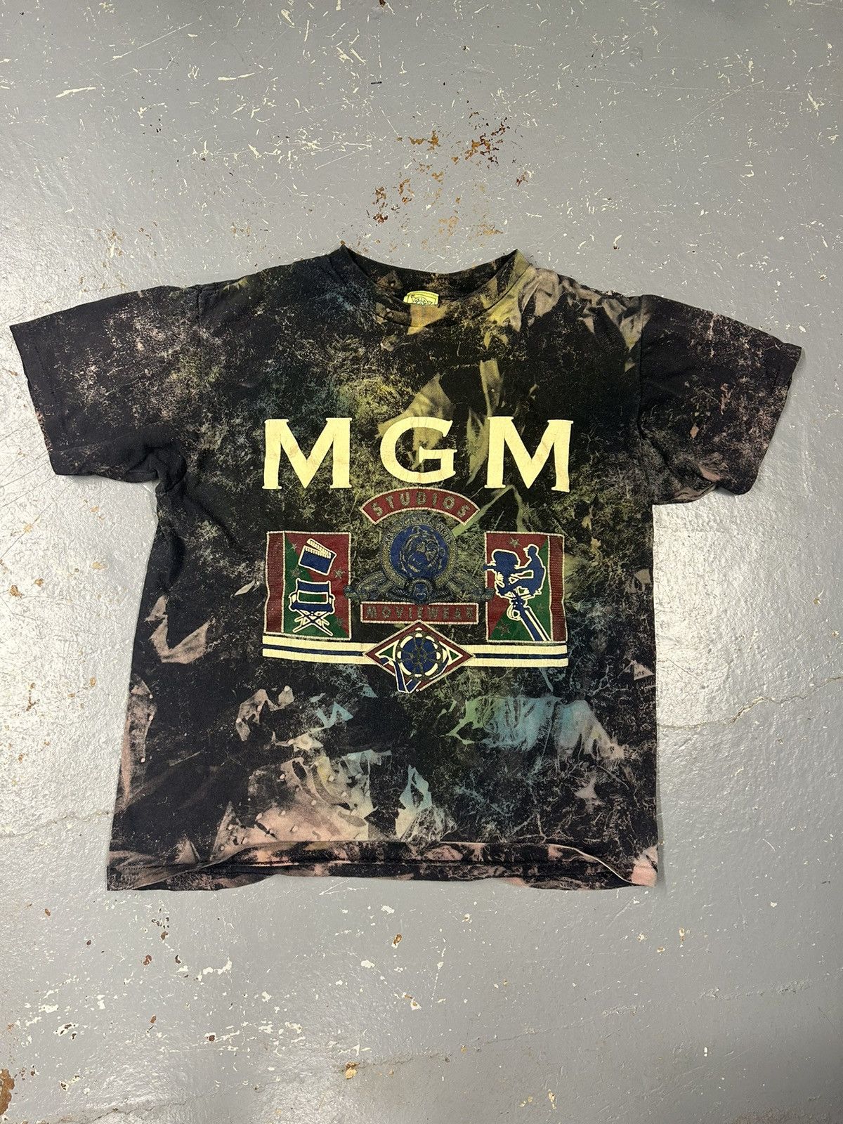 Vintage Crazy Vintage Dyed MGM Studios Graphic Tee Shirt 90s Size US L / EU 52-54 / 3 - 1 Thumbnail