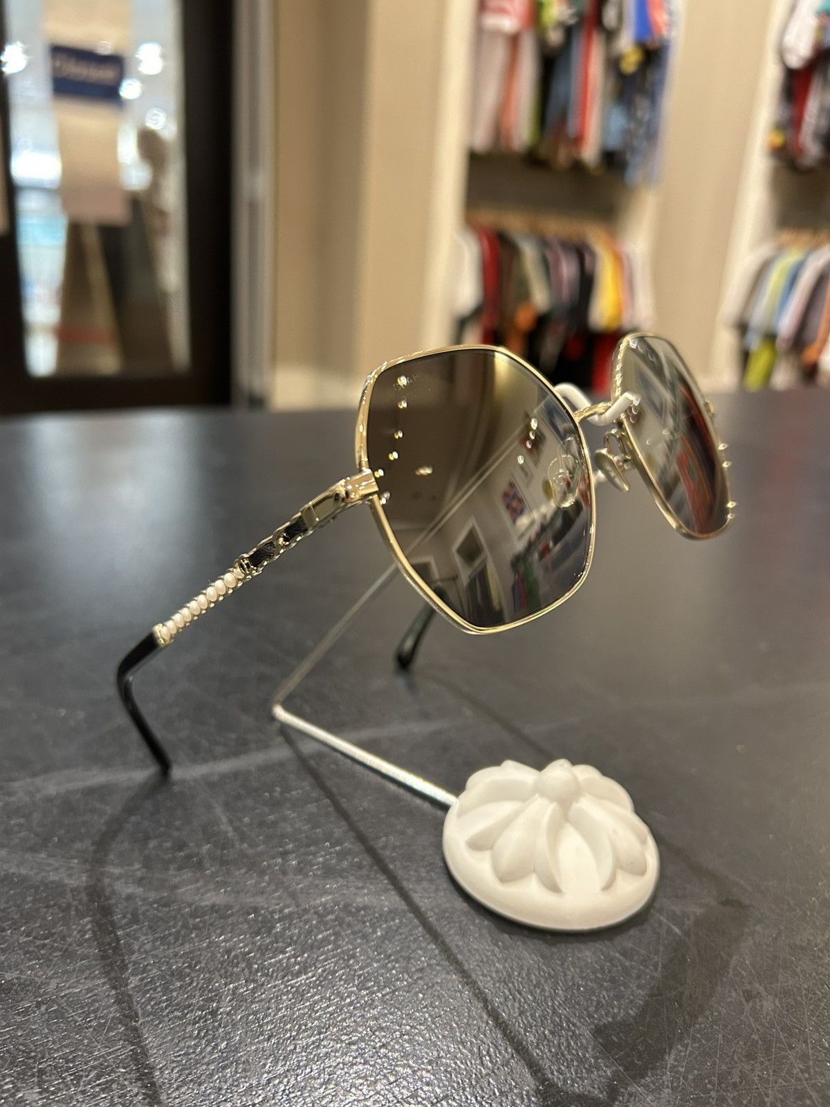 Chanel Chanel Pearl Sunglasses Size ONE SIZE - 3 Thumbnail