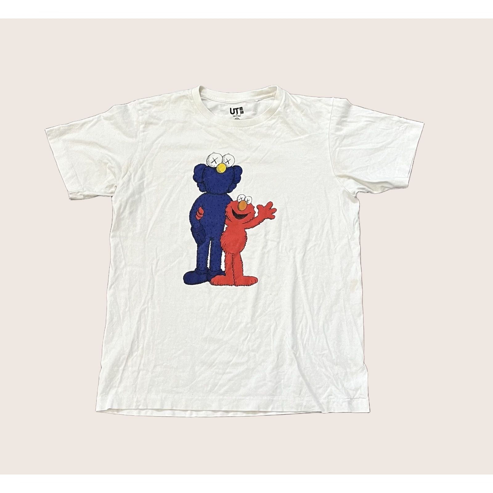 Uniqlo VINTAGE Kaws x Uniqlo x Sesame Street Elmo BFF T-Shirt M White Mens Size US M / EU 48-50 / 2 - 1 Thumbnail