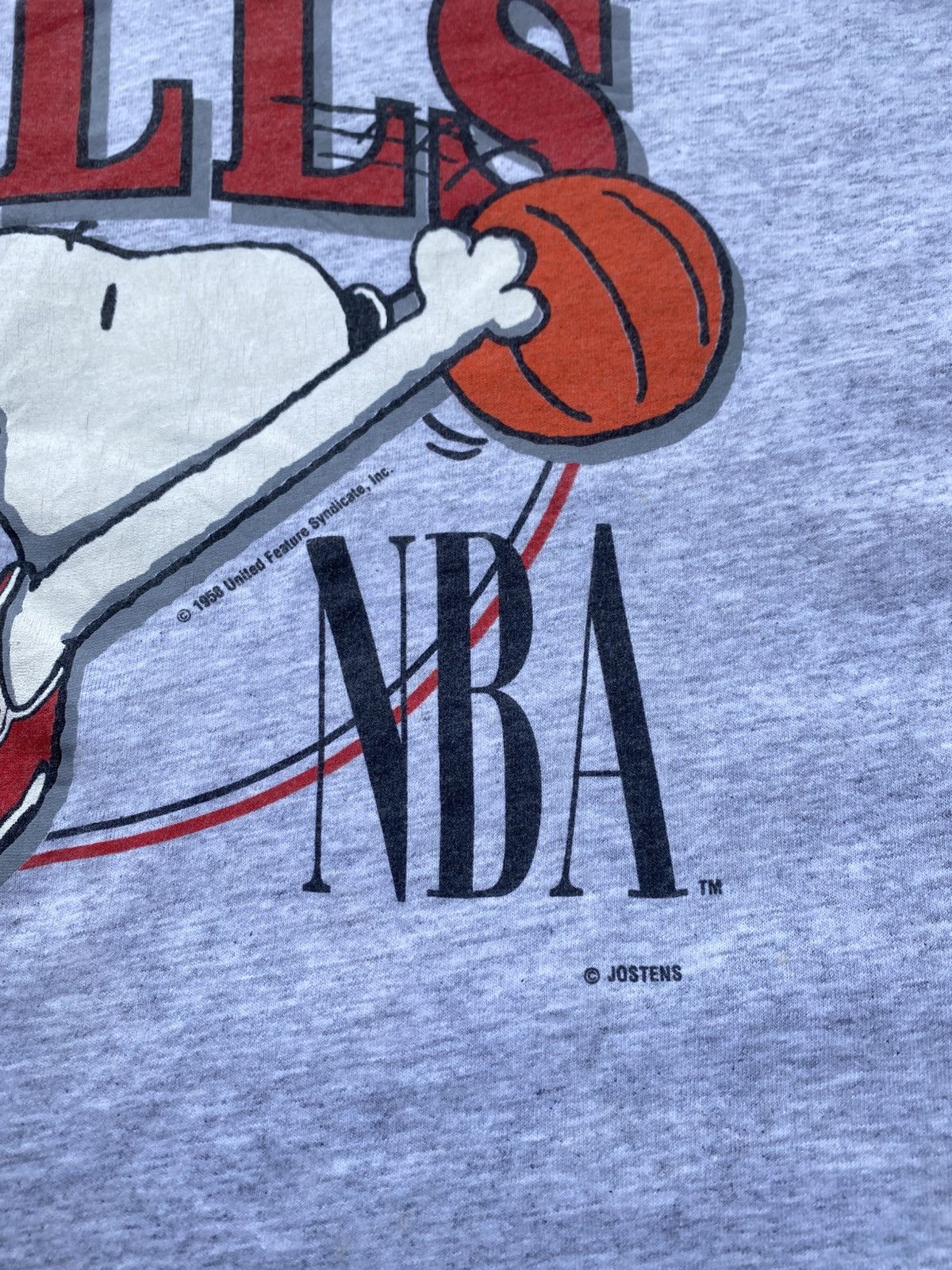 NBA Rare Vintage 90s Chicago Bulls X Snoopy Tshirt Size US L / EU 52-54 / 3 - 15 Thumbnail