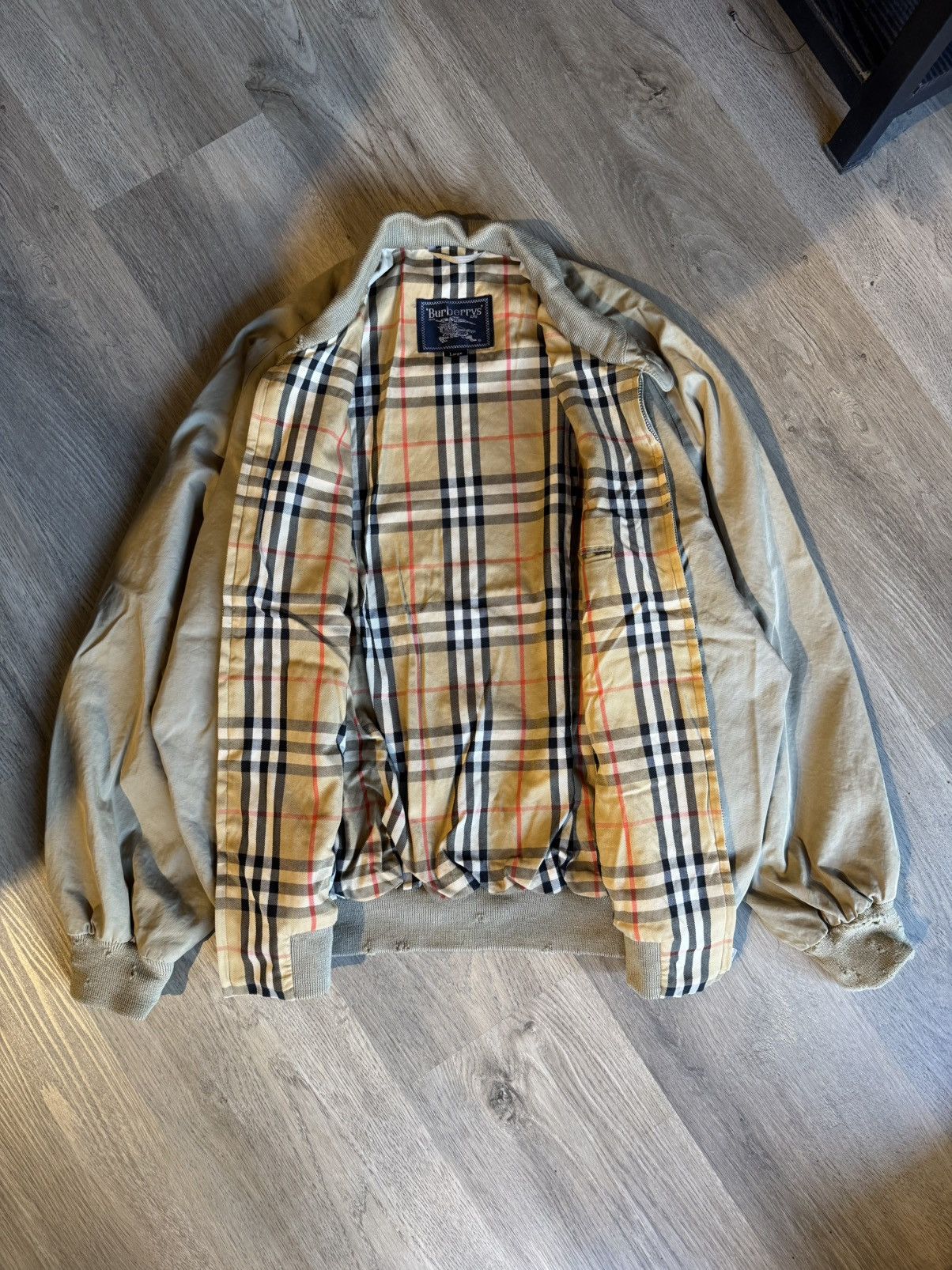 Burberry VINTAGE BURBERRYS HARRINGTON JACKET Size US L / EU 52-54 / 3 - 1 Thumbnail