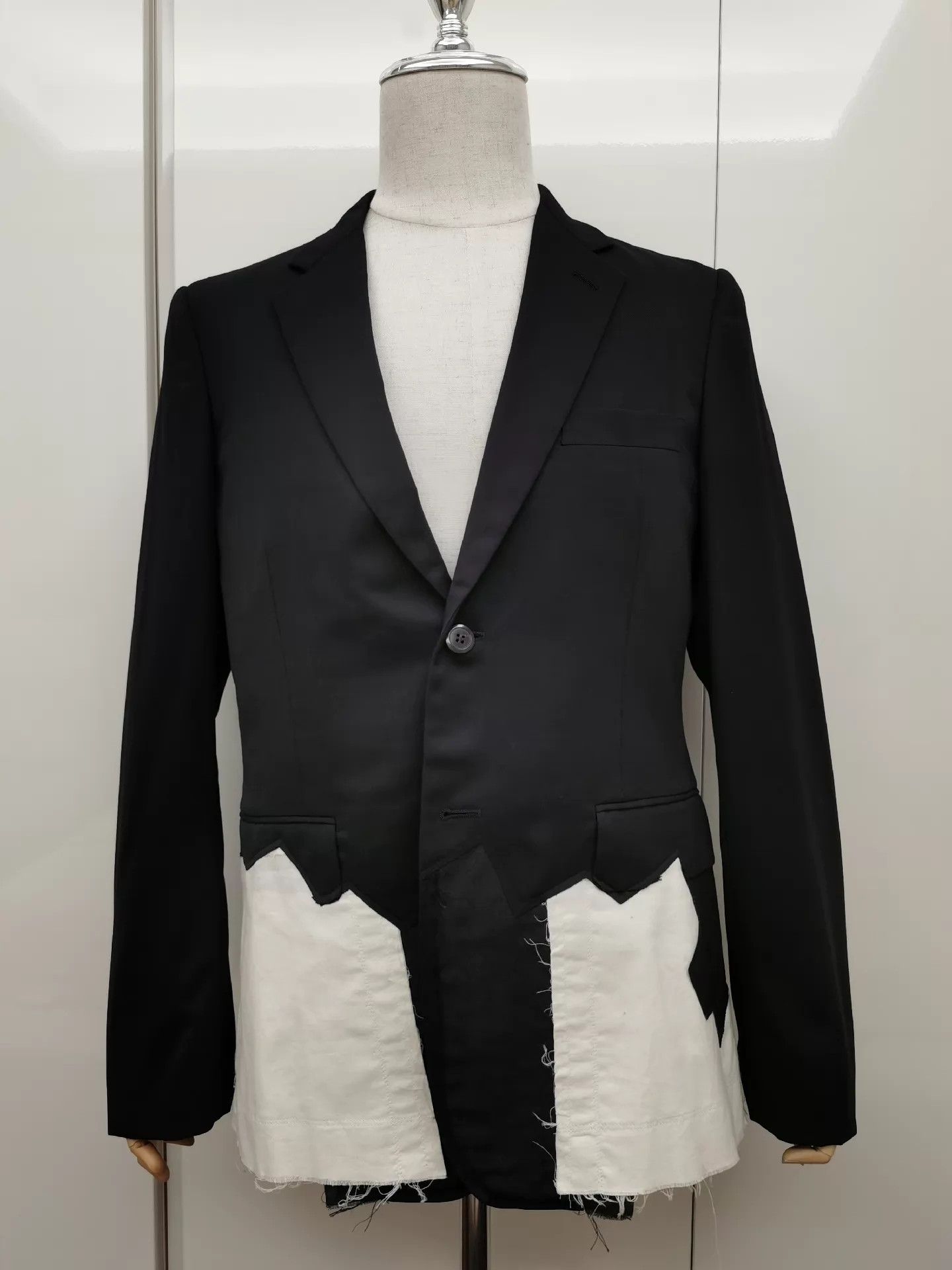 Comme des Garcons CDG Runway Blazer M 43 Shoulder Worn Once Vintage Size US M / EU 48-50 / 2 - 1 Thumbnail