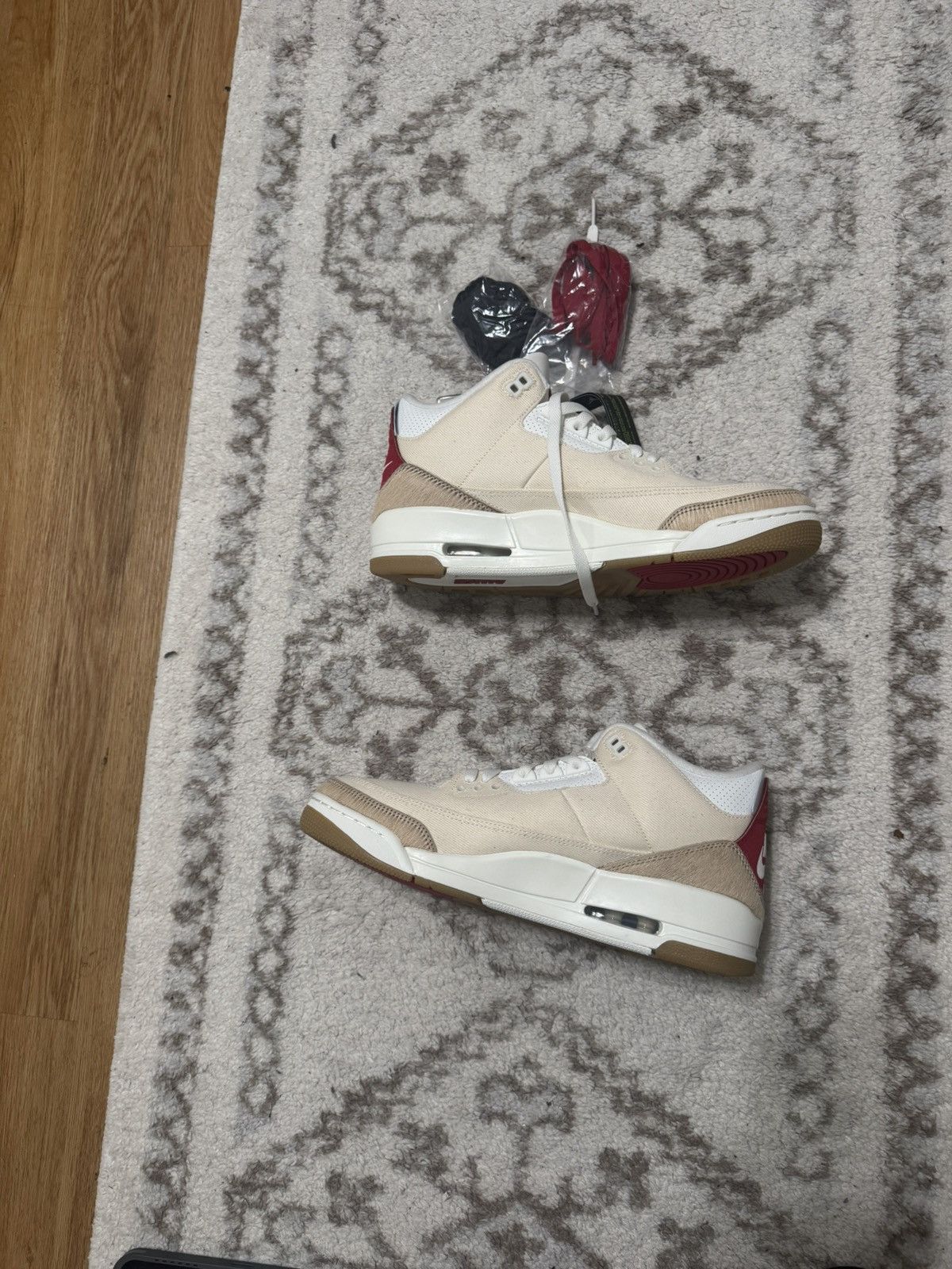Jordan Brand × Levi's Levi’s x Air Jordan 3 Retro (Lunar New Year) Size US 10.5 / EU 43-44 - 1 Thumbnail