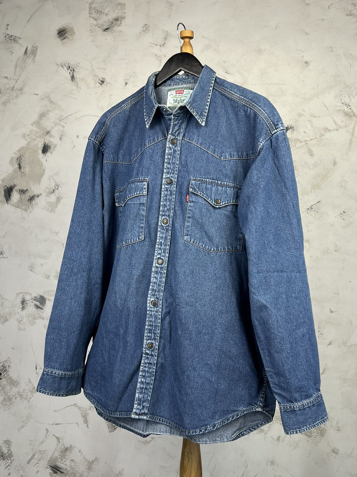 Levi's Vintage Levi’s Denim Shirt Size L - XL Size US XL / EU 56 / 4 - 1 Thumbnail