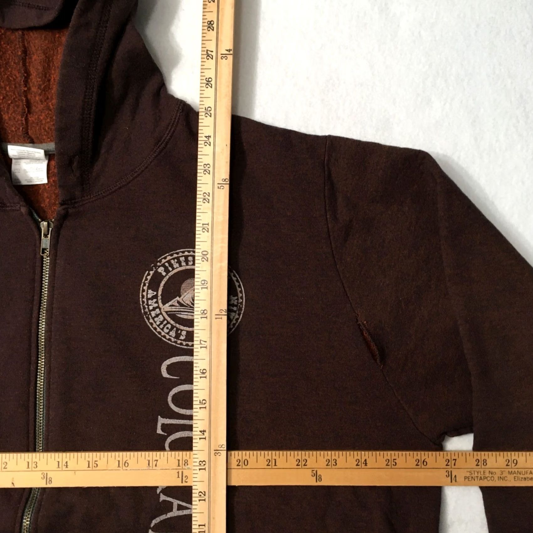Gildan Colorado Hoodie Mens 2XL Pullover Fleece Sweatshirt BURGUNDY BROWN ripped Size US XXL / EU 58 / 5 - 5 Thumbnail