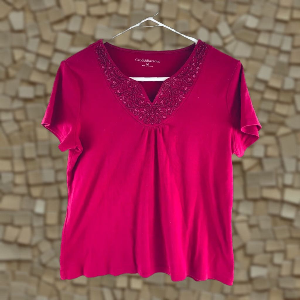 Croft & Barrow Croft & Barrow T-Shirt Women's M Ruby Red Pleated V-Neck Floral Embroidery Size M / US 6-8 / IT 42-44 - 1 Thumbnail