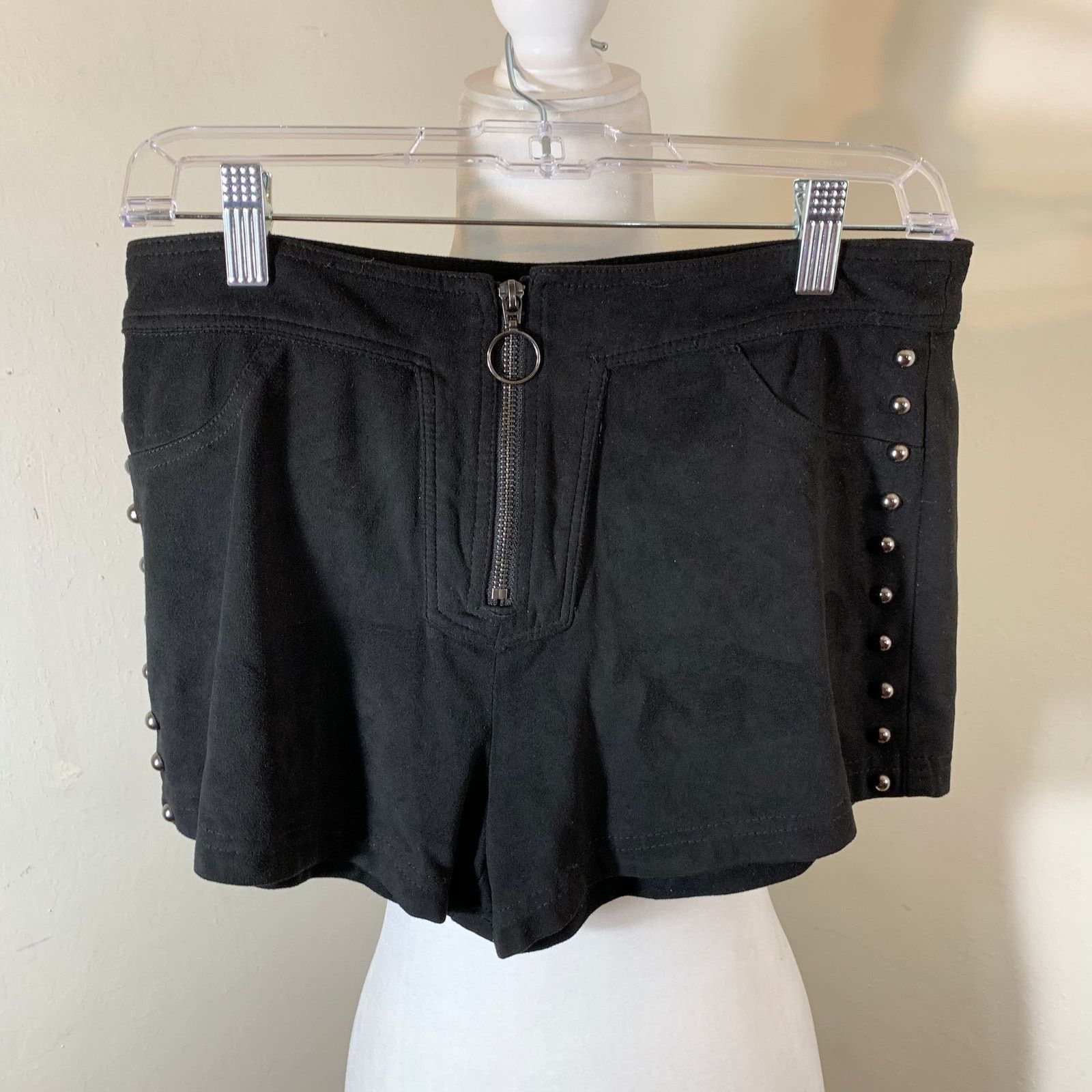 Forever 21 Forever21 Faux leather women’s shorts size 27 Size 27" / US 4 / IT 40 - 1 Thumbnail
