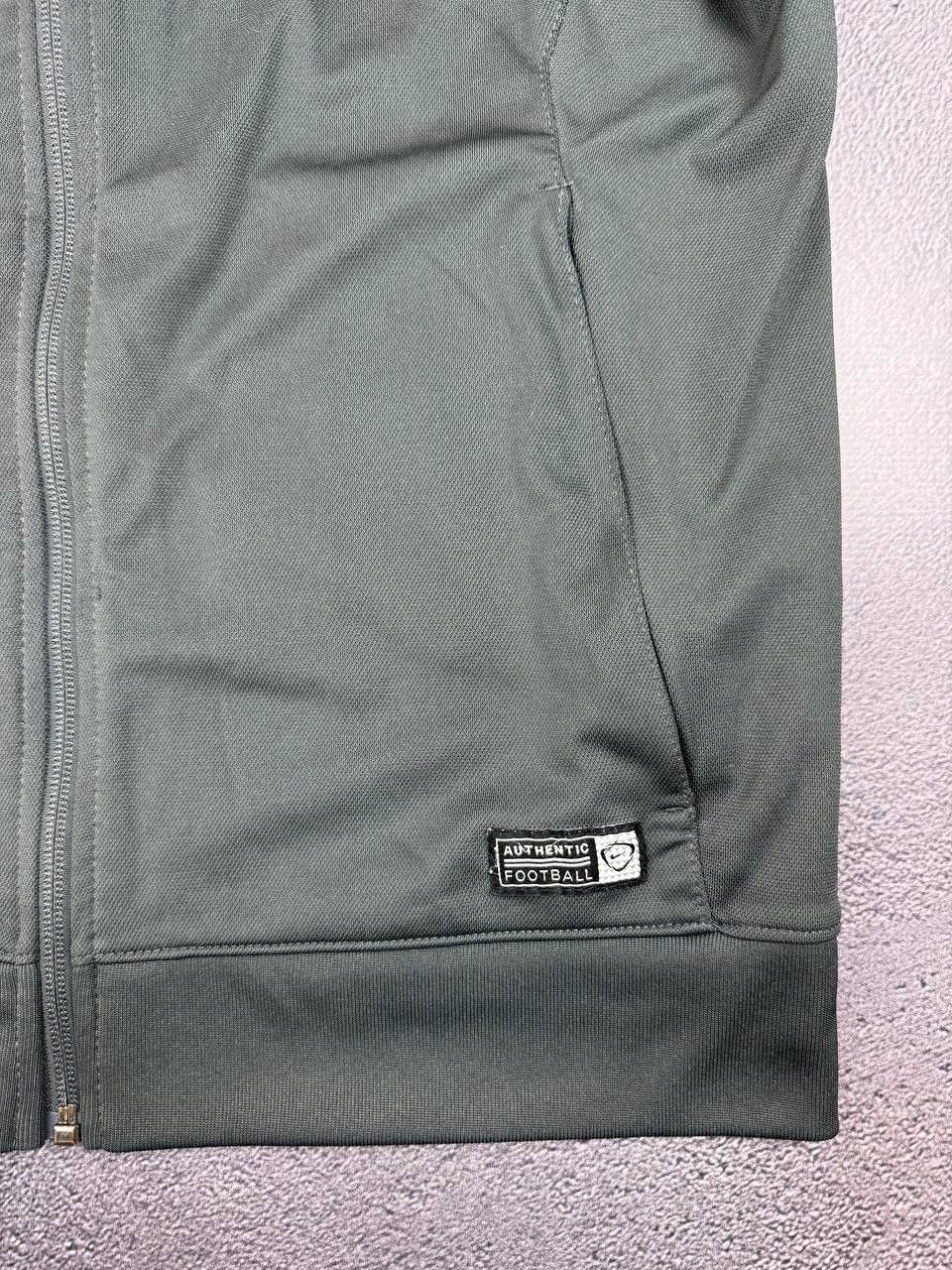 Nike Nike dri-fit vintage jacket size M Size US M / EU 48-50 / 2 - 2 Thumbnail