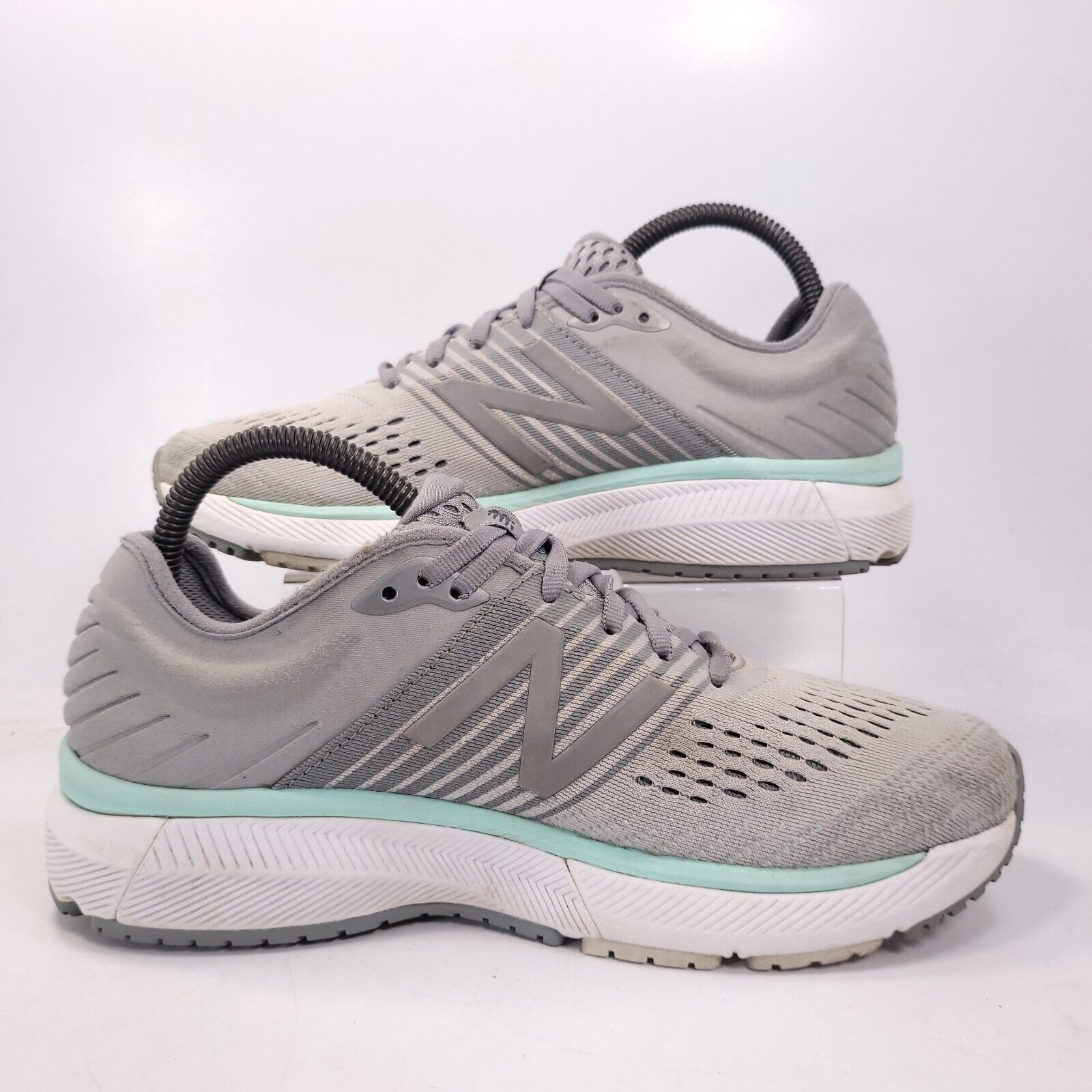 New Balance New Balance 860 Athletic Shoe Women Size 8.5 Gray Blue White Size US 8.5 / IT 38.5 - 6 Thumbnail