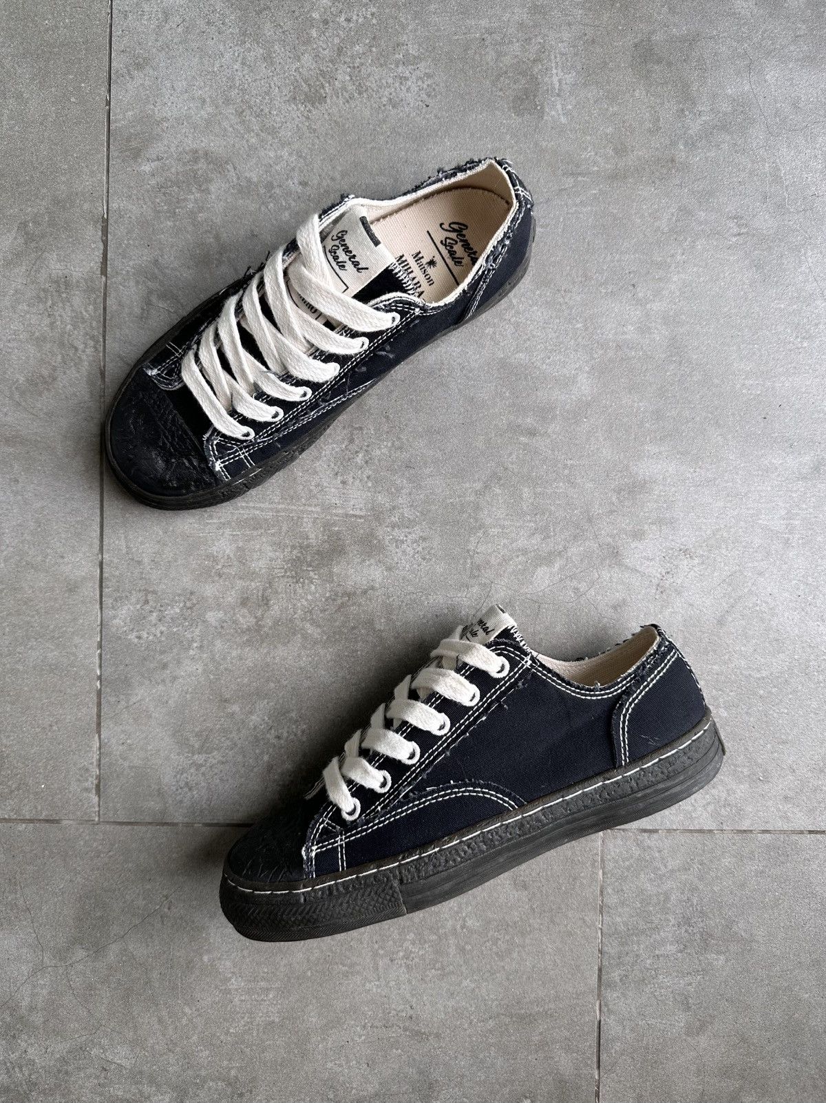 MAISON MIHARA YASUHIRO MMY GENERAL SCALE LOW TOP SNEAKERS