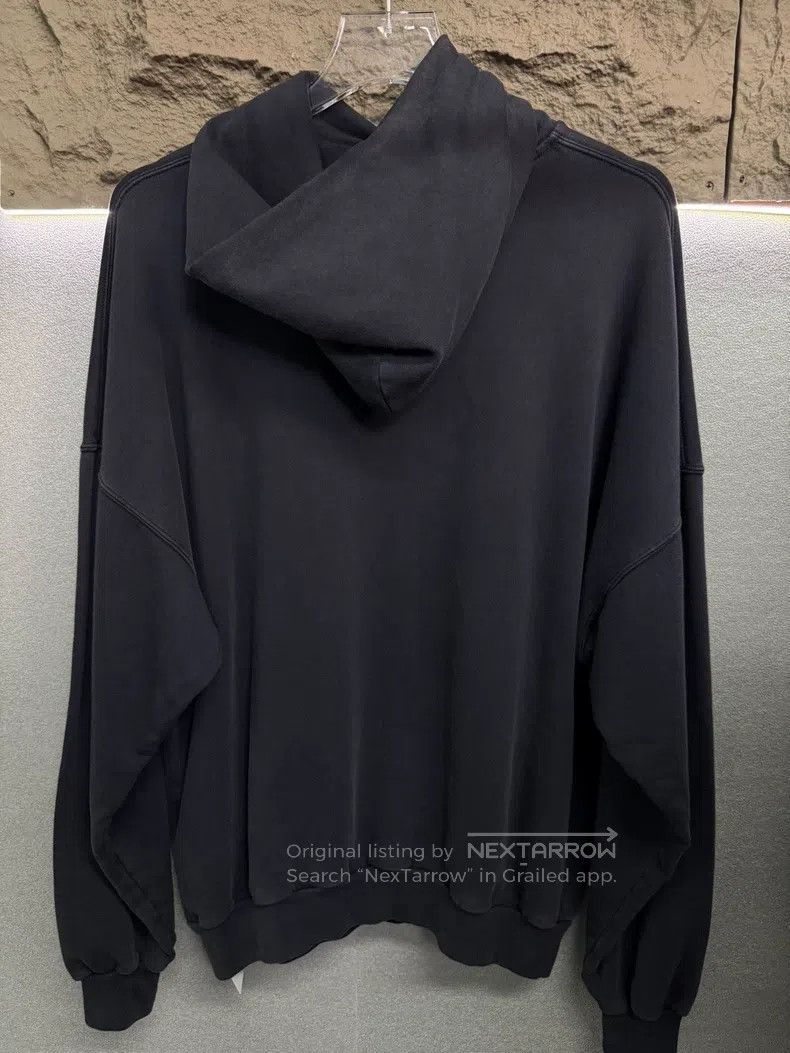 Balenciaga Balenciaga Side Logo Embroidered Washed Sweater Size US S / EU 44-46 / 1 - 3 Thumbnail