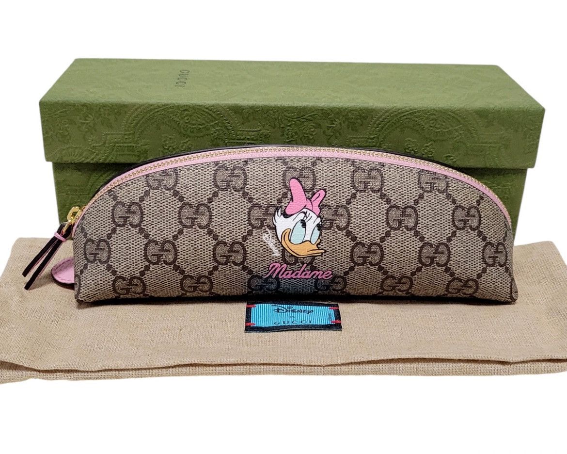 Gucci Authentic Gucci x Disney Limited Ed. Daisy Duck Pencil Pouch Size ONE SIZE - 1 Thumbnail