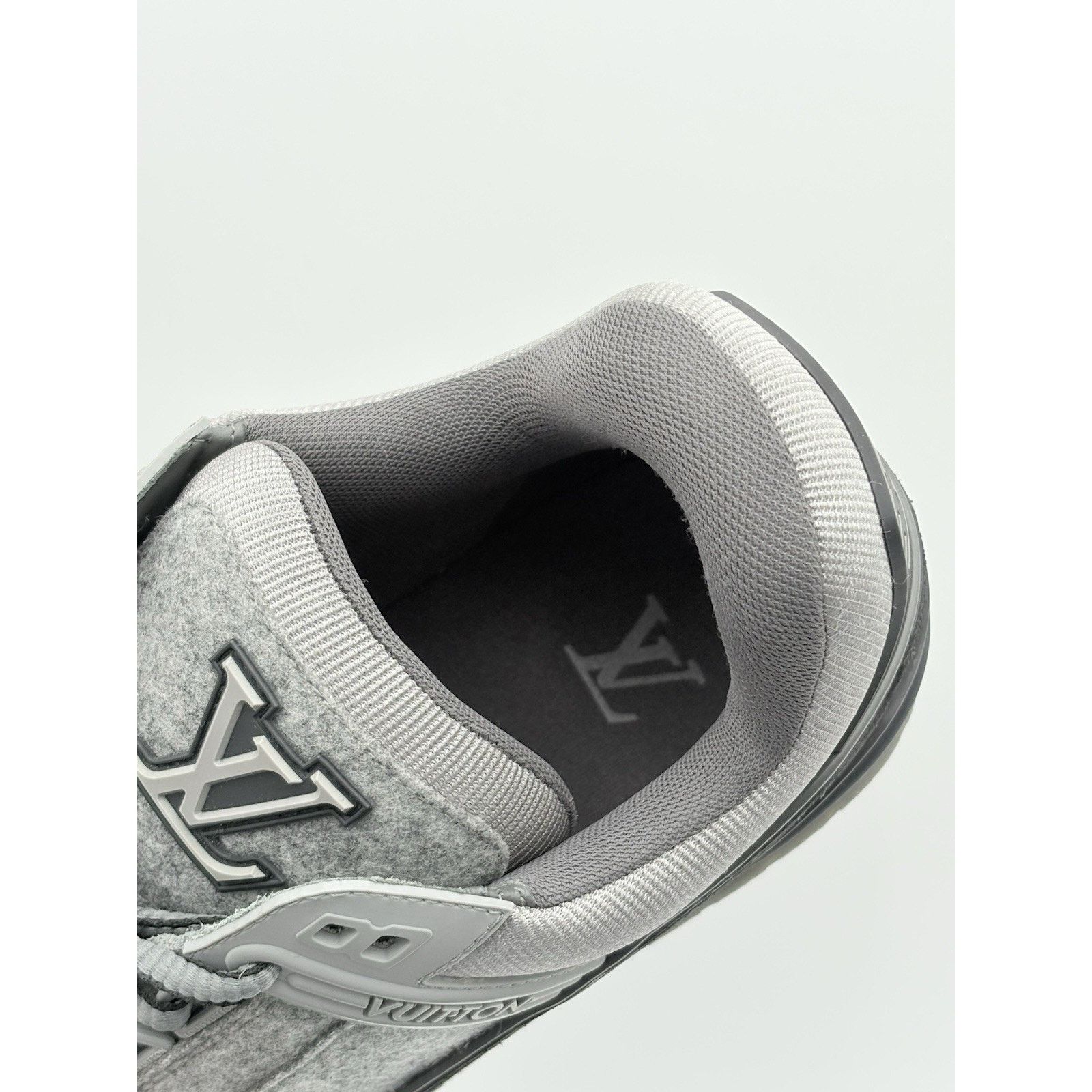 Louis Vuitton (10.5-11) Louis Vuitton Trainer ' Black Grey '| SUPER CLEAN! Size US 11 / EU 44 - 12 Thumbnail