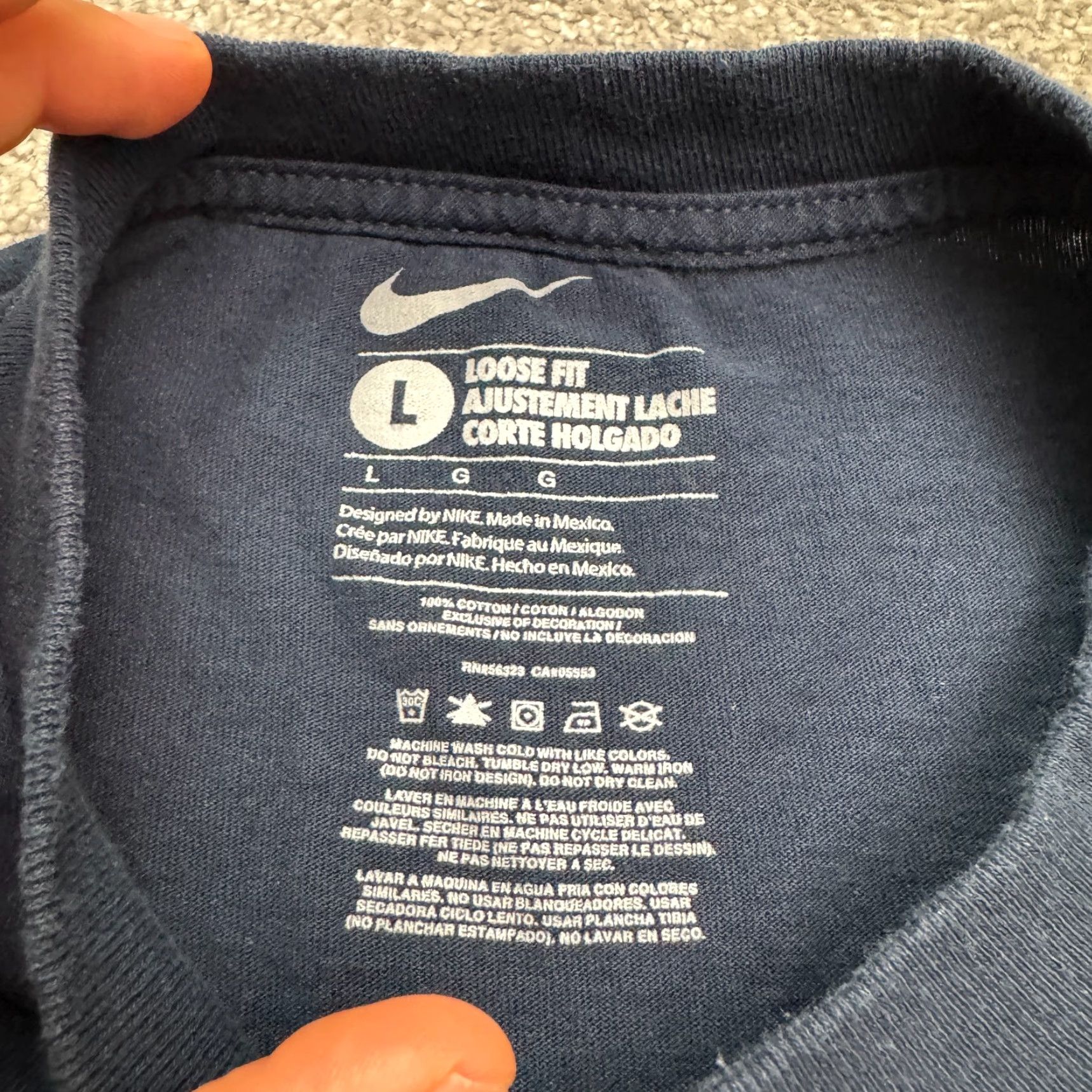 Nike VINTAGE Nike T-Shirt Mens Large Navy Blue Crew Neck 90s Y2K Athletic Short Sleeve Cotton Tee Shirt Mens Size US L / EU 52-54 / 3 - 5 Thumbnail