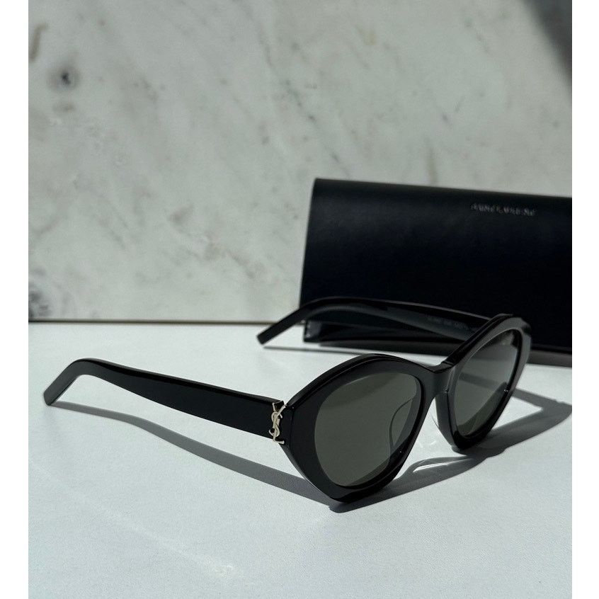Saint Laurent Paris NEW Saint Laurent SL M60 Black Cat Eye Sunglasses Size ONE SIZE - 1 Thumbnail