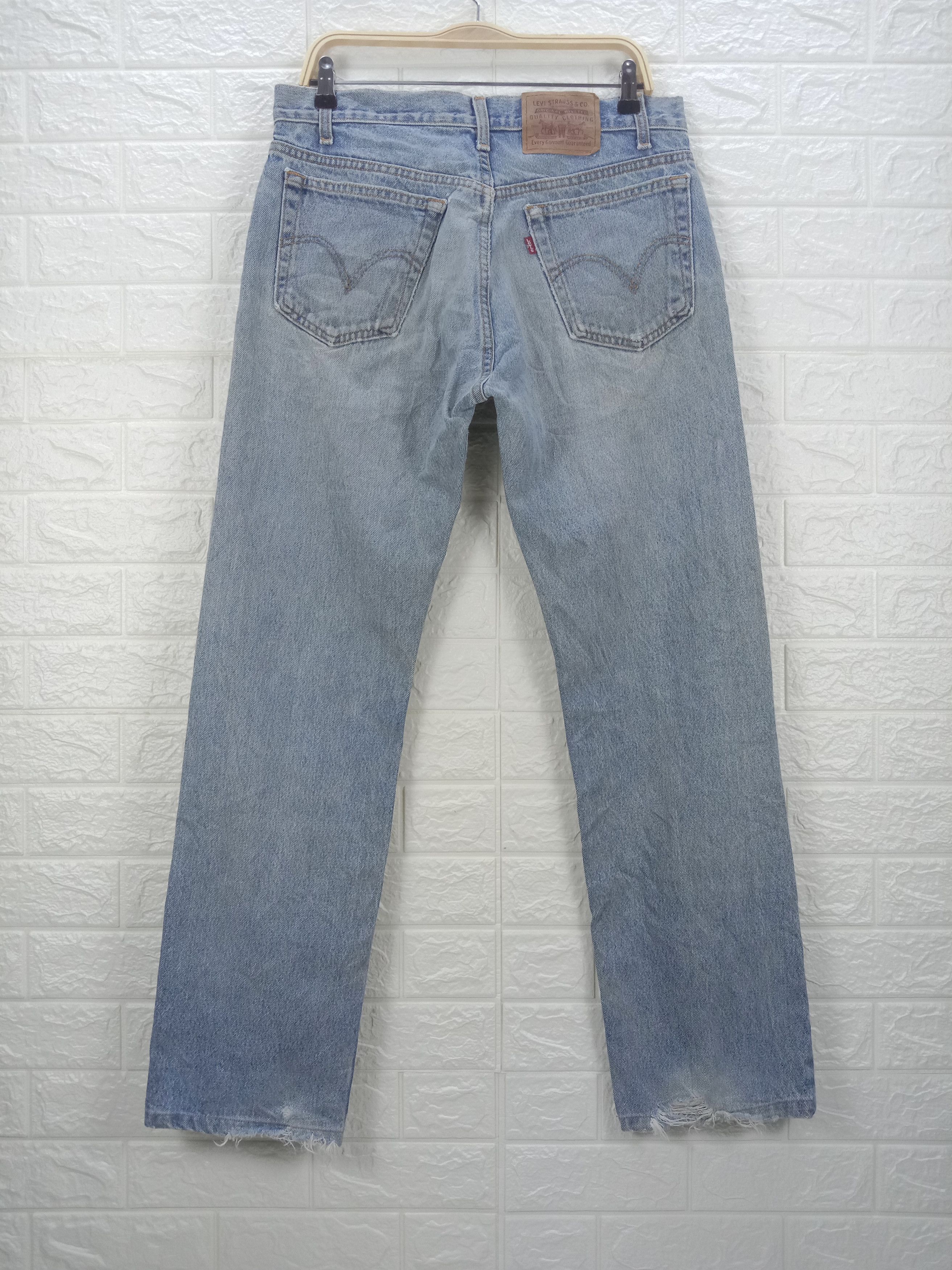Levi's Vintage Levi's 505 Light Wash Jeans Size US 33 - 5 Thumbnail