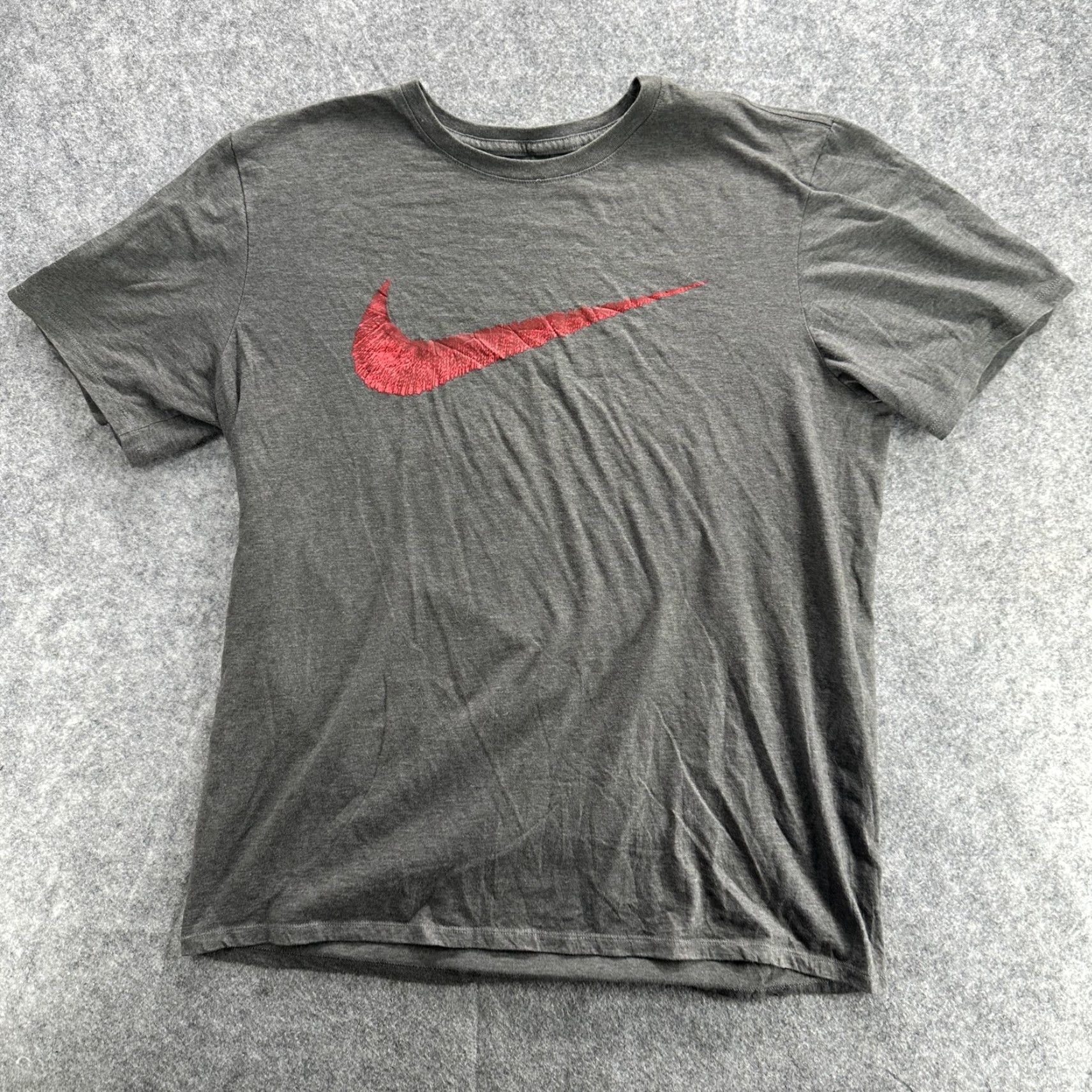 Nike VINTAGE Nike Shirt Mens Extra Large Gray Red Embroidered Swoosh Logo Athletic Cut Size US XL / EU 56 / 4 - 2 Thumbnail
