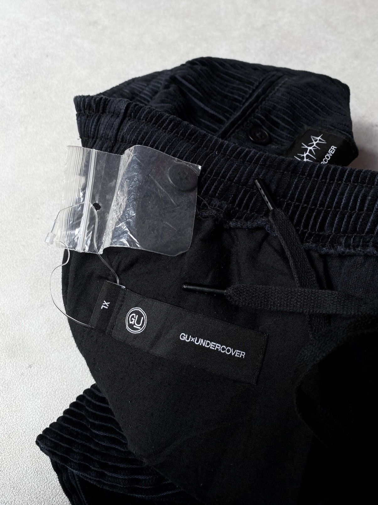GU × Undercover GU x UNDERCOVER CORDUROY PANT BLACK Size US 34 / EU 50 - 13 Thumbnail
