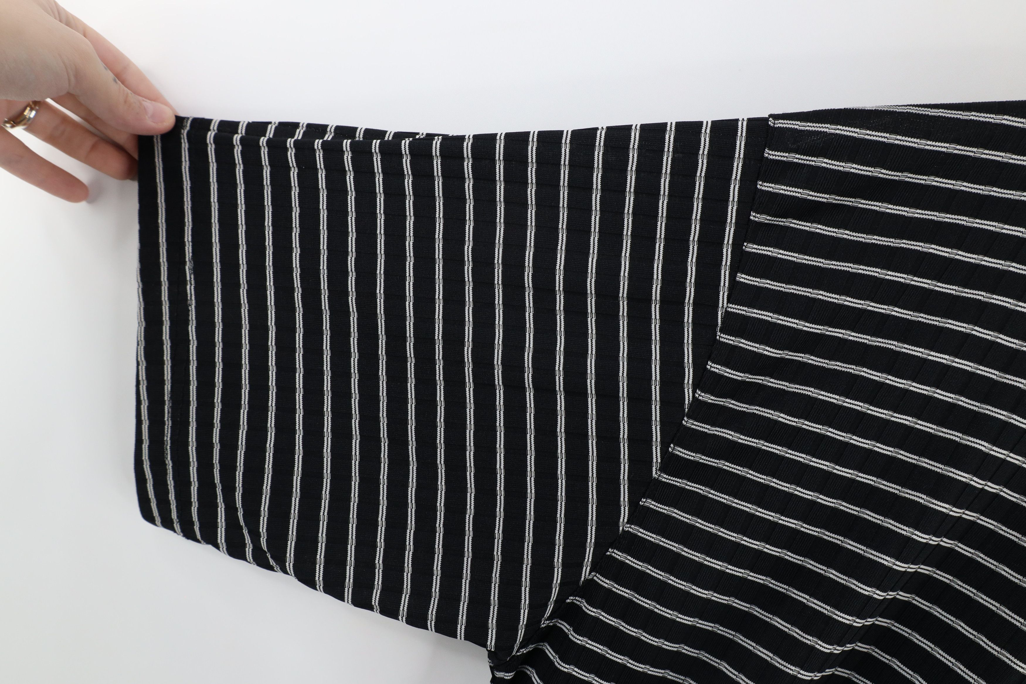 Vintage Vintage 90s Y2K Streetwear Ribbed Knit Short Sleeve T-Shirt Size US XXL / EU 58 / 5 - 6 Thumbnail