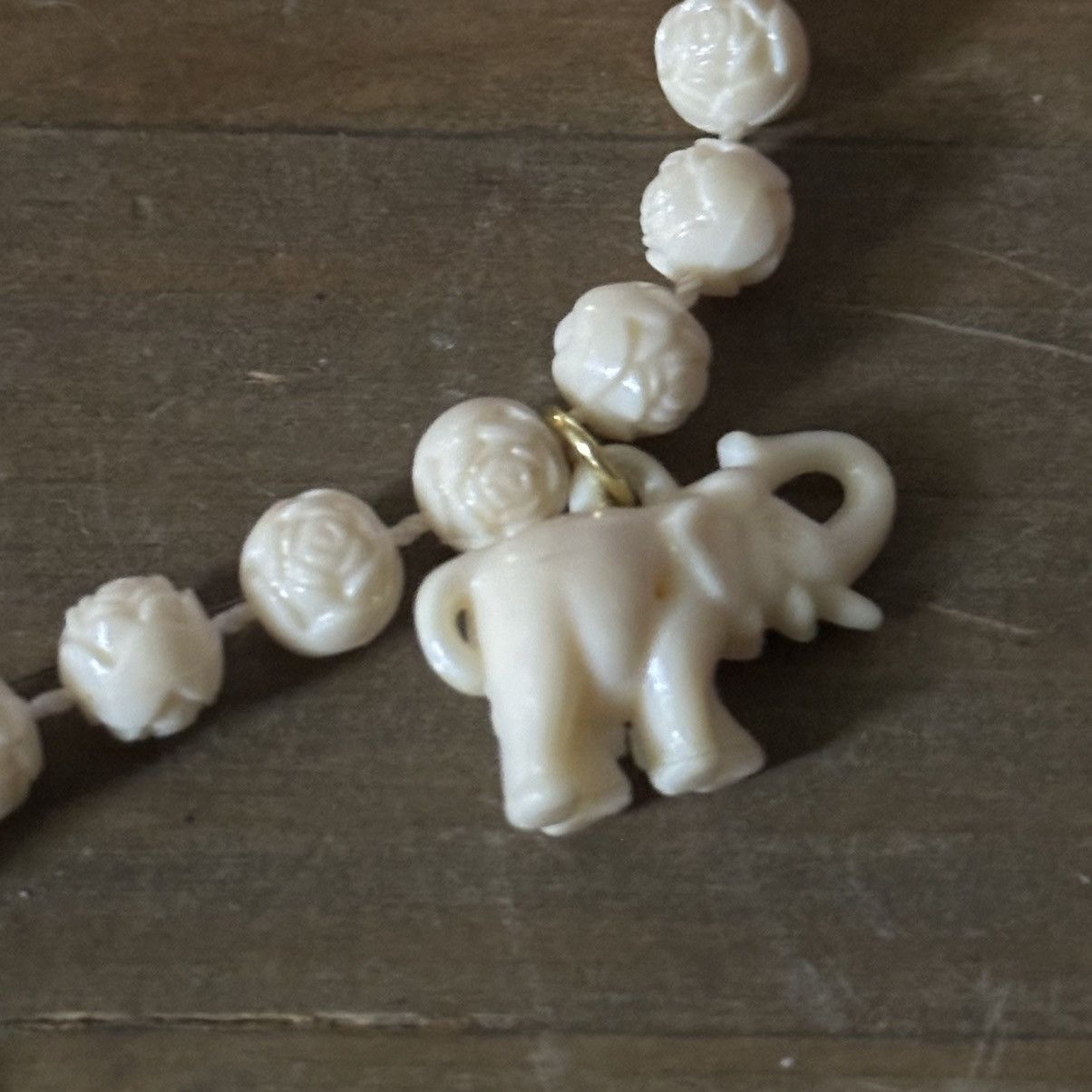 Vintage Vintage beaded elephant necklace Size ONE SIZE - 5 Thumbnail
