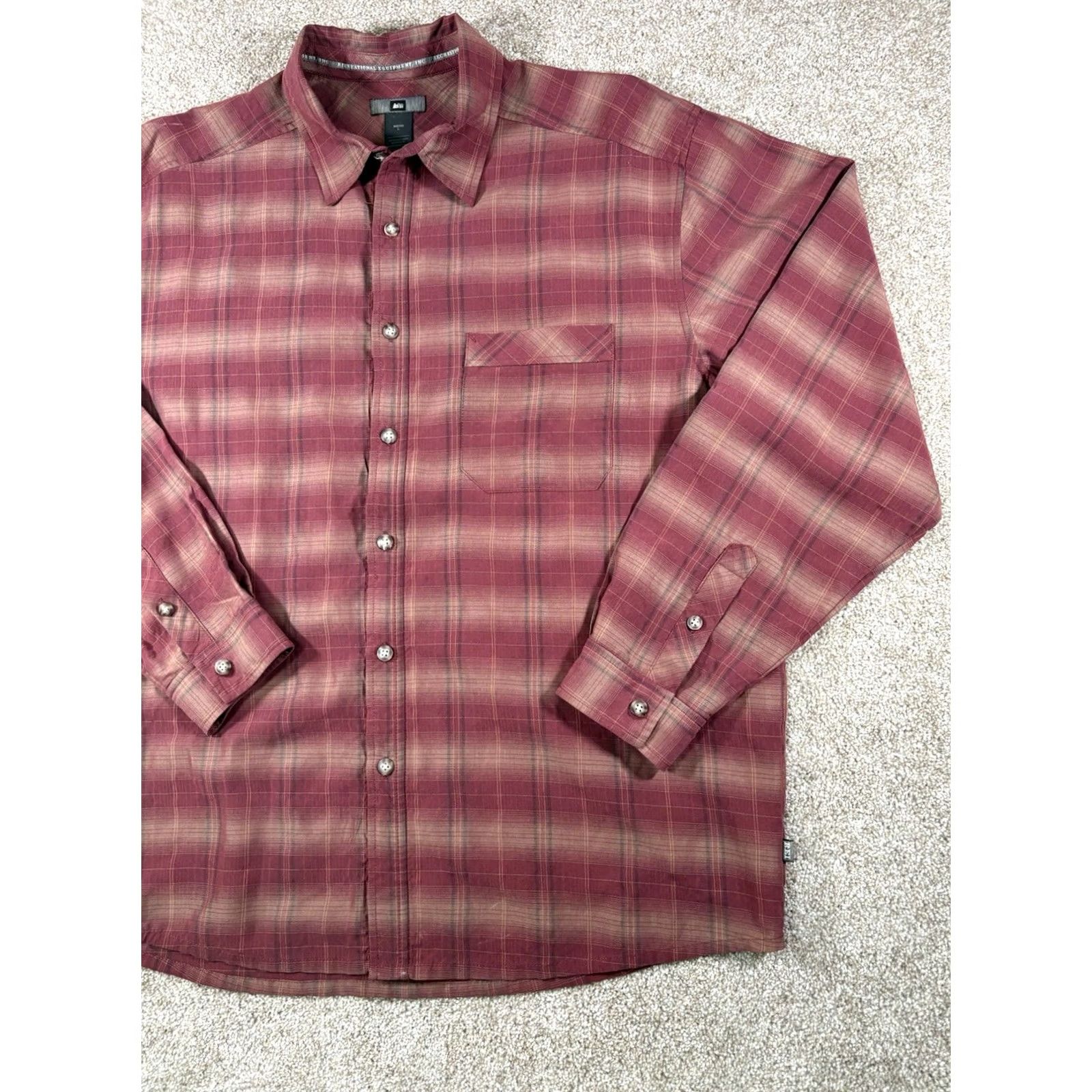 Vintage VINTAGE REI Button Down Long Sleeve Shirt Red Plaid Outdoors Men’s Size Large Shirt Size US L / EU 52-54 / 3 - 3 Thumbnail