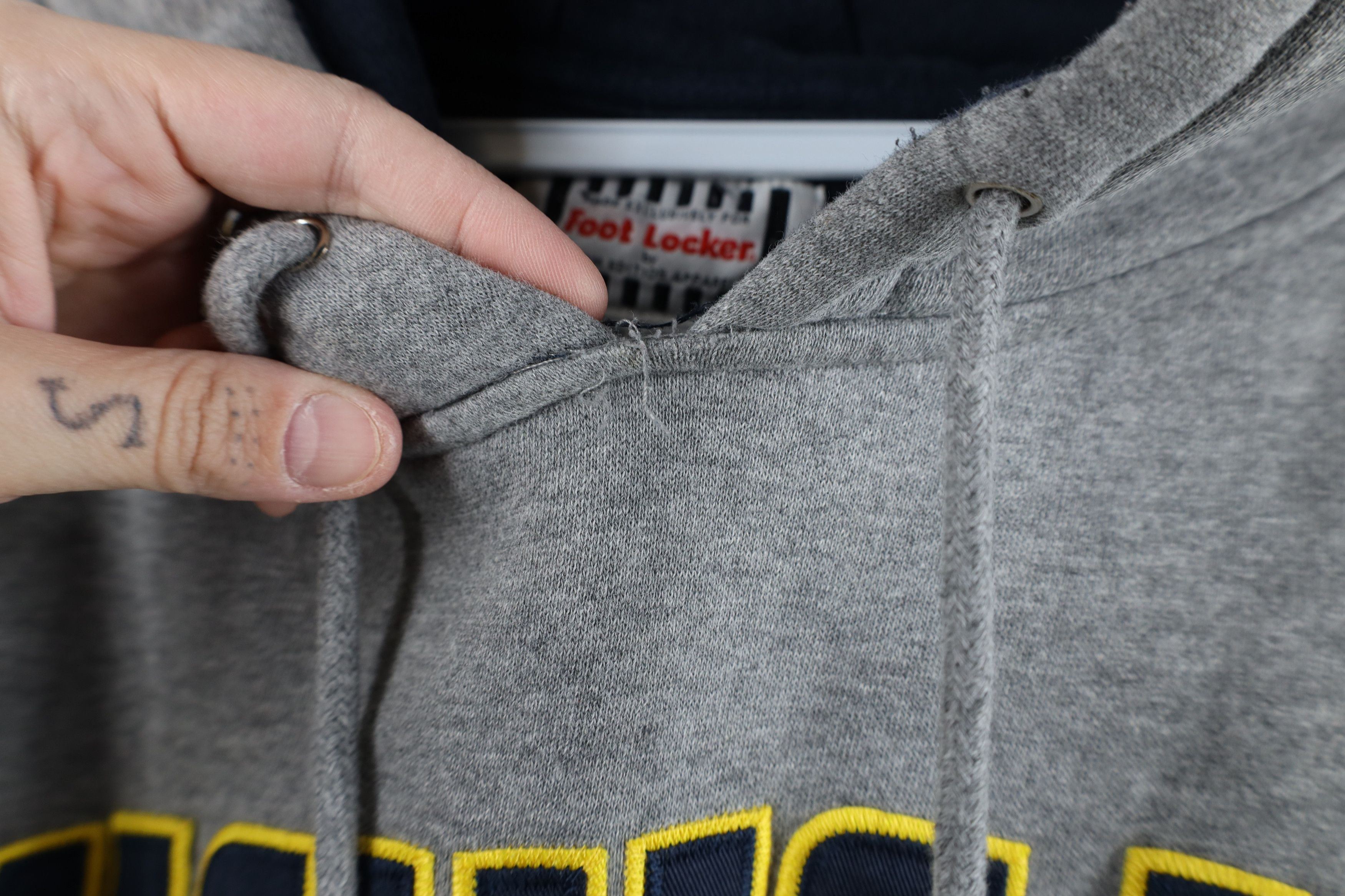 Vintage Vintage 90s Spell Out University of Michigan Hoodie Gray Size US XXL / EU 58 / 5 - 4 Thumbnail