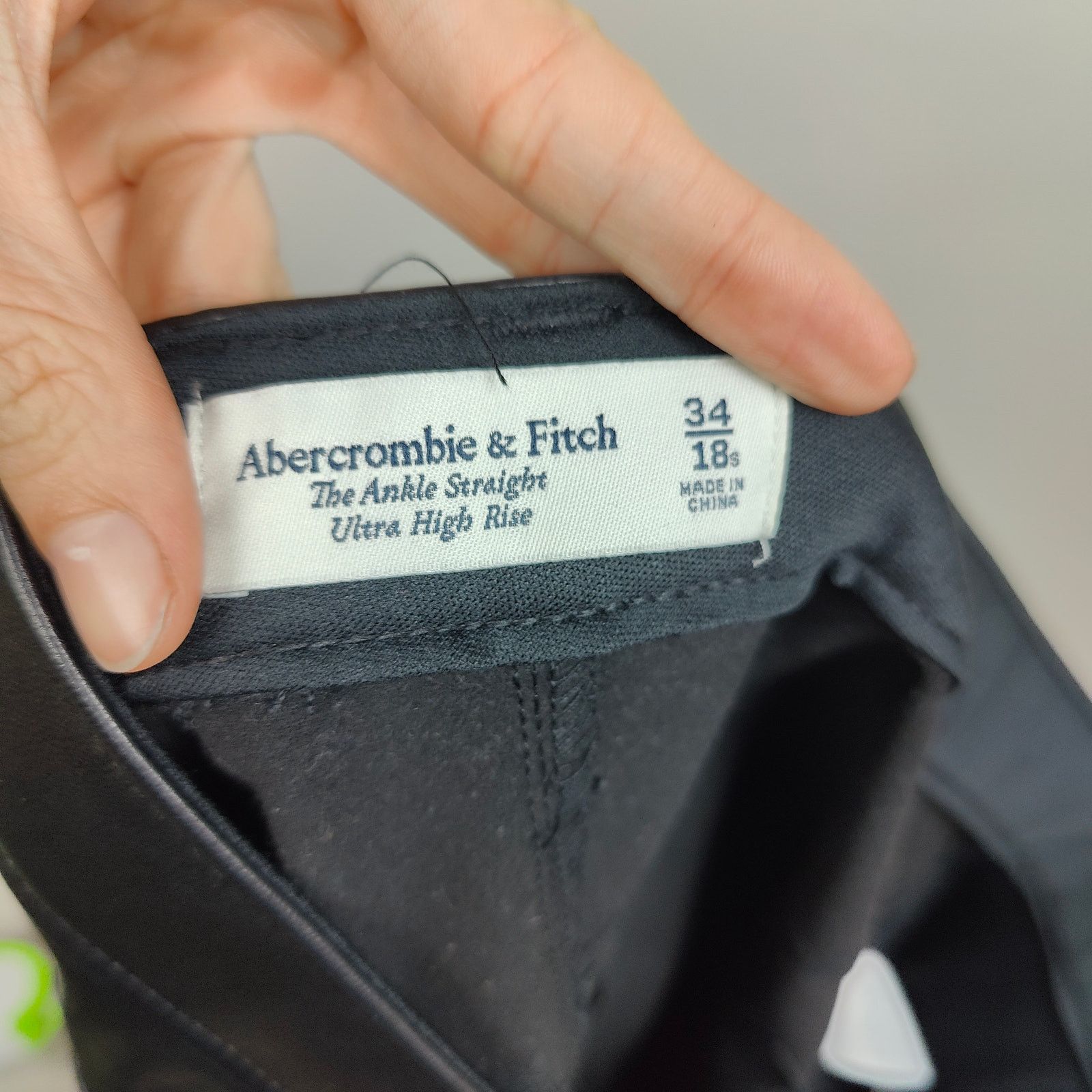 Abercrombie & Fitch Abercrombie & Fitch The Ankle Straight Ultra High Rise Size 40" / US 18 - 6 Thumbnail