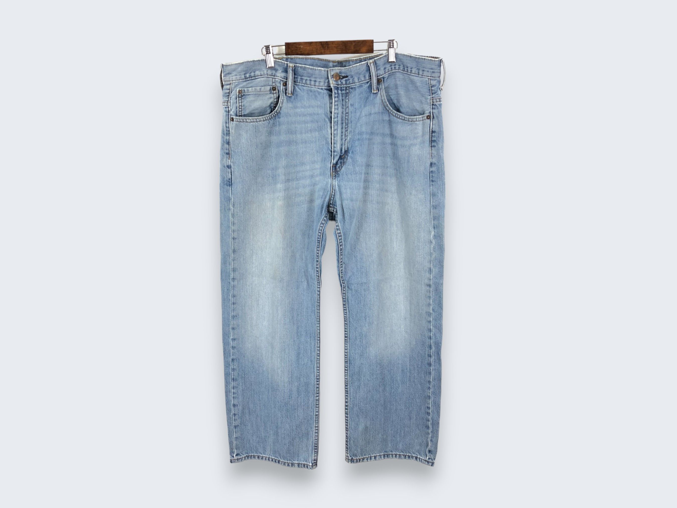 41 x 27.5 Distresseed Vintage Levi 569 Jeans L1672