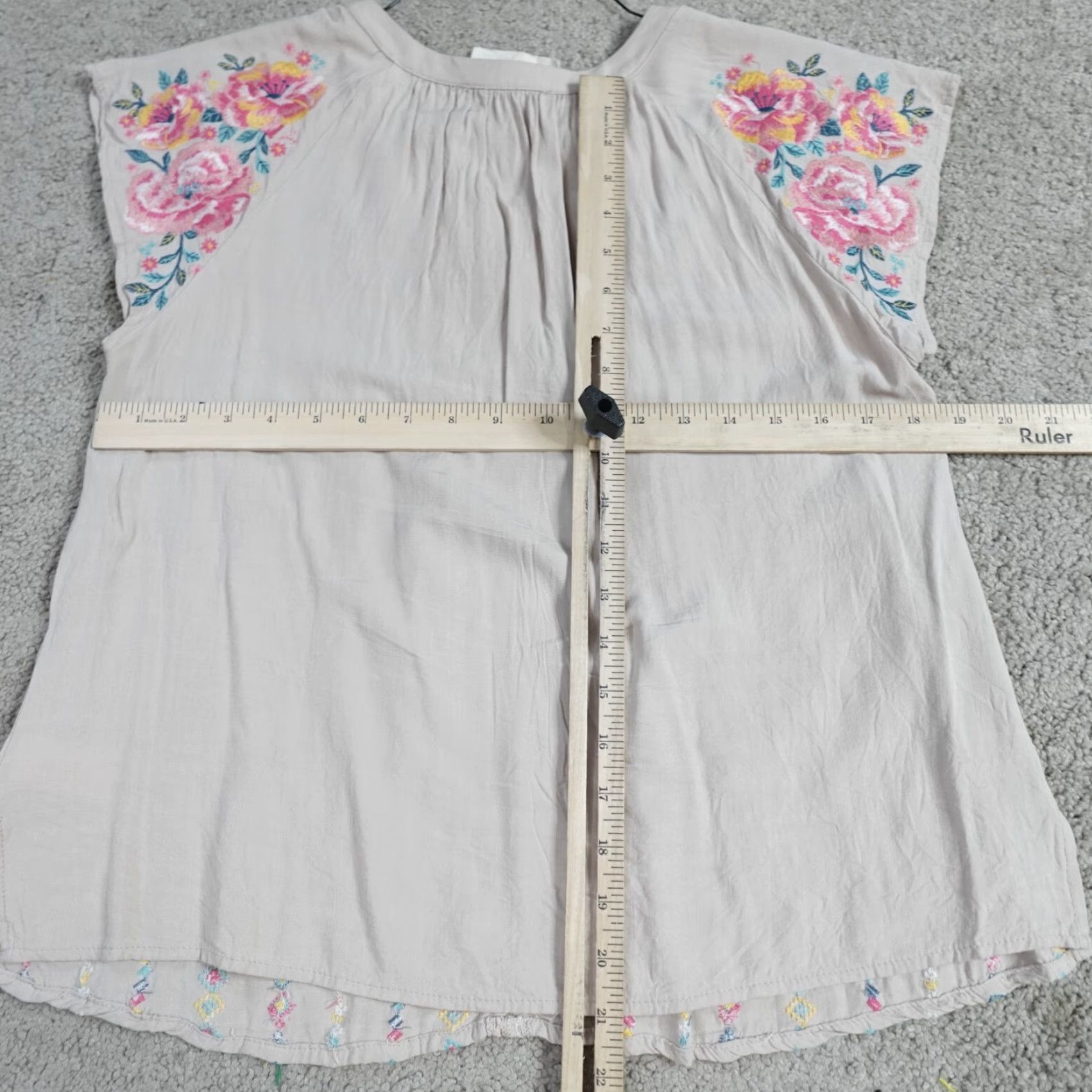 Pinko Savanna Jane Blouse Shirt Pink Small Floral Embroidered Rayon V-Neck Short Sleeve Womens Minor Details: Pullover Size S / US 4 / IT 40 - 7 Thumbnail