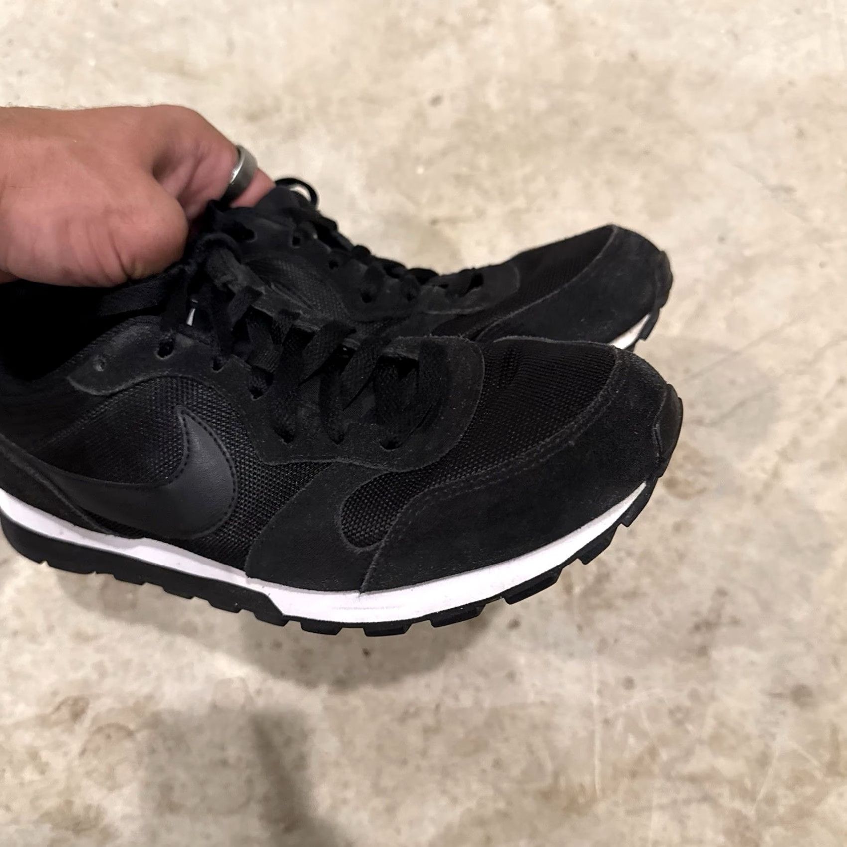 Nike Nike MD Runner 2 Womens Mid Trainer 9.5 Black Decade Sneakers Nike Trainer Sneaker Womens Menop? Size US 10 / IT 40 - 3 Thumbnail