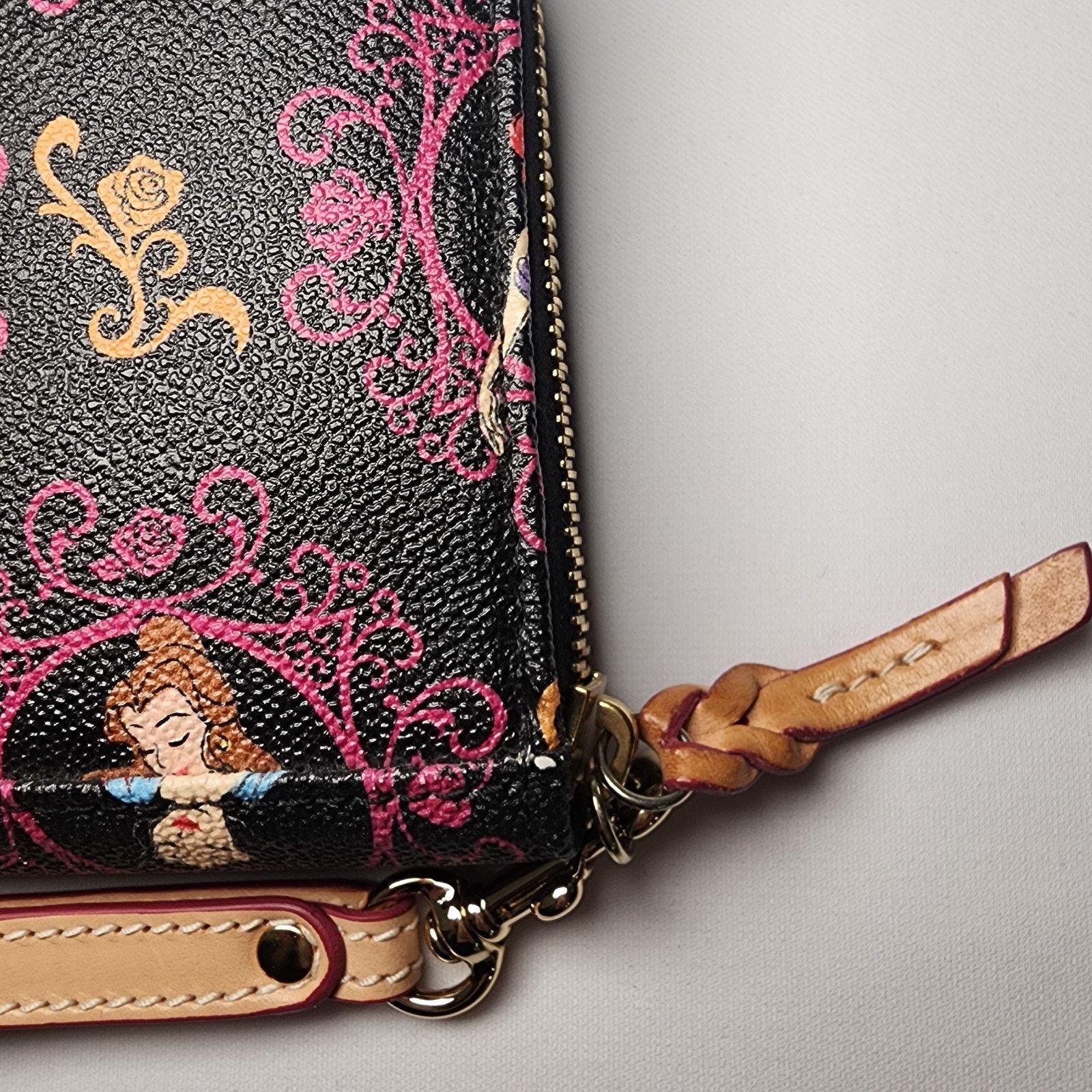 Dooney & Bourke Disney Dooney & Bourke 2017 Princess Marathon Zip Wallet Size ONE SIZE - 7 Thumbnail