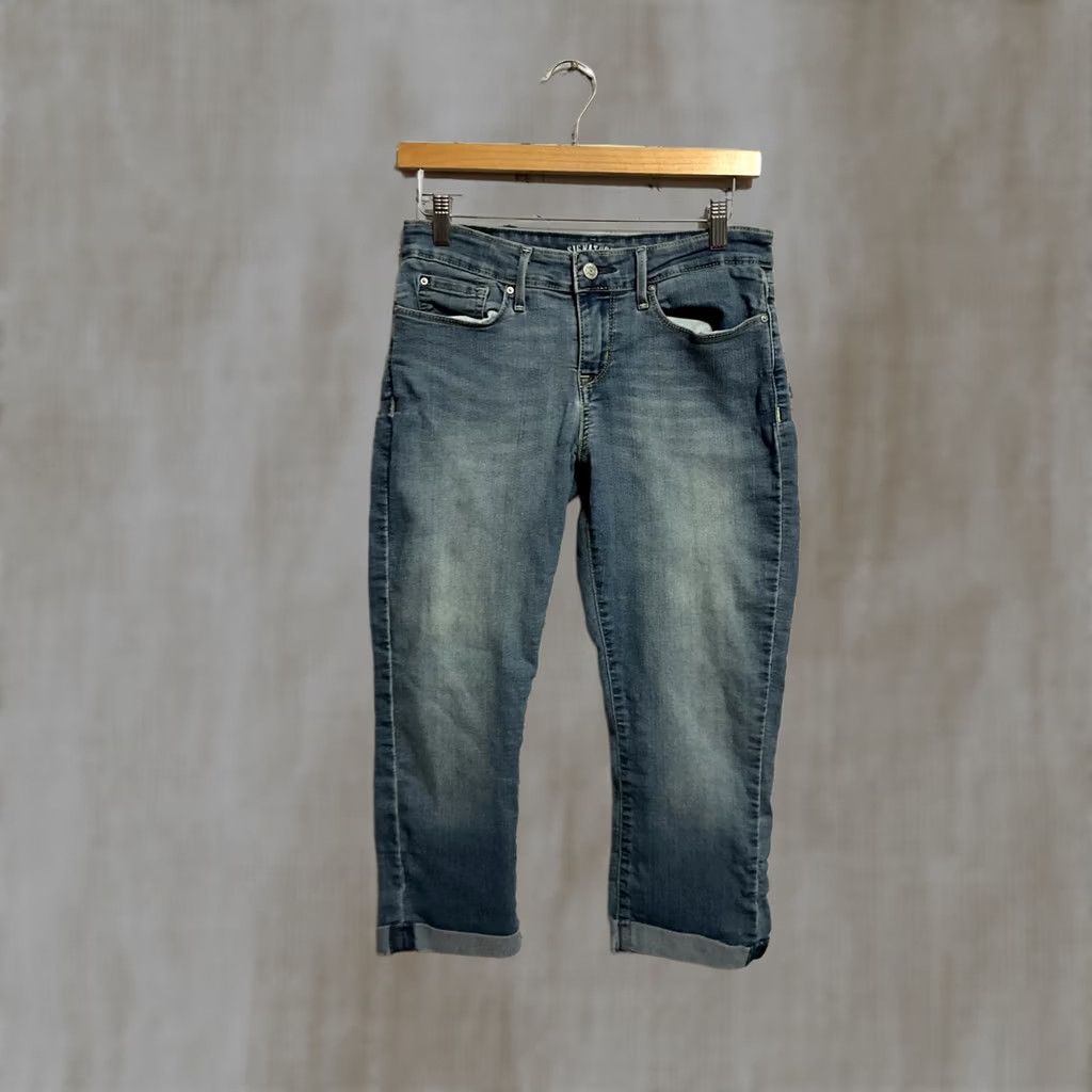 Levi's Levi's Signature Modern Capri Jeans Size 6 28x21 Womens Blue Denim Button Regular 100% Cotton Capri Fits Relaxed Slimmed Capris Size 28" / US 6 / IT 42 - 1 Thumbnail