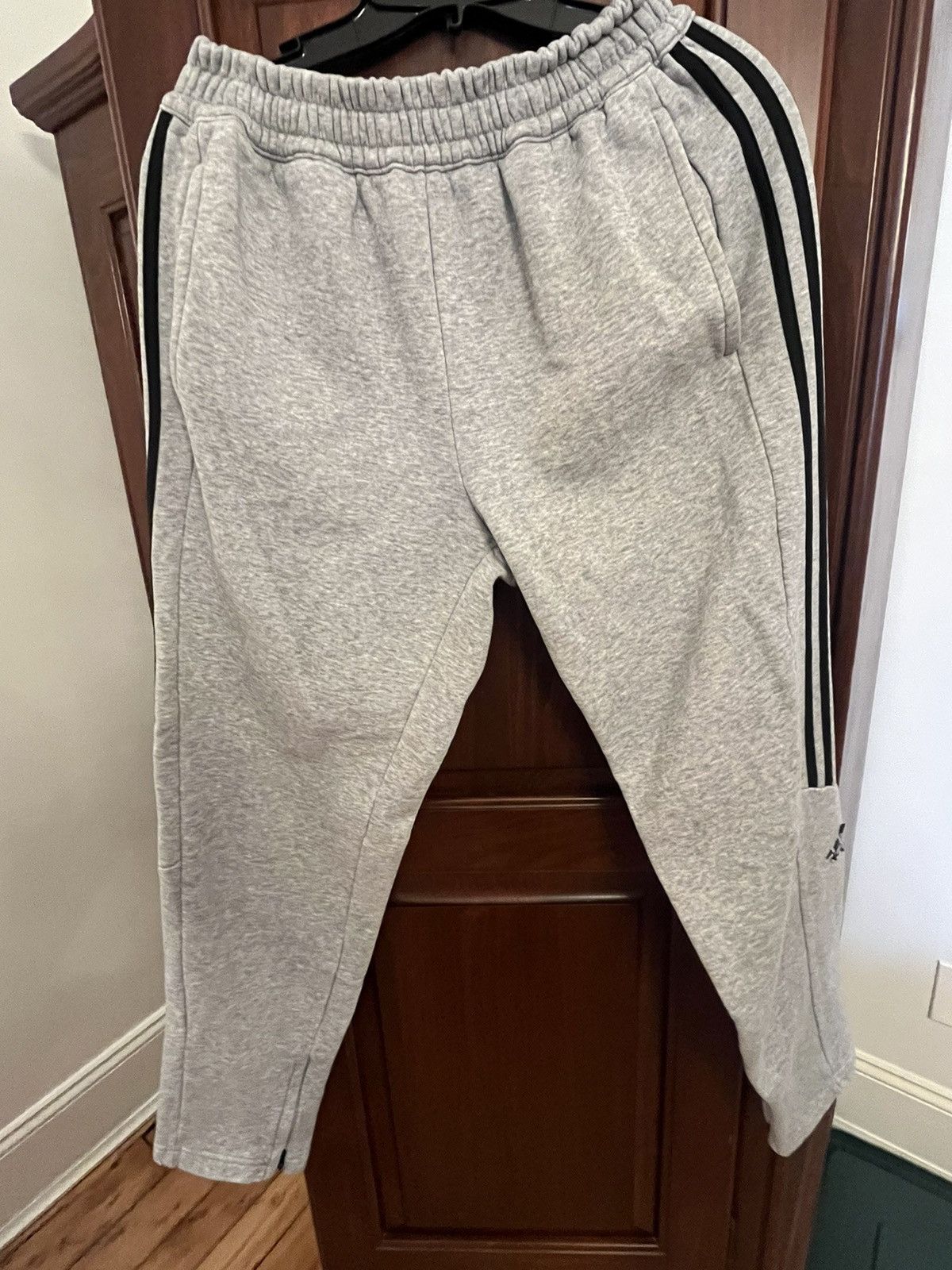 Adidas Adidas grey sweatpants Size US 30 / EU 46 - 1 Thumbnail
