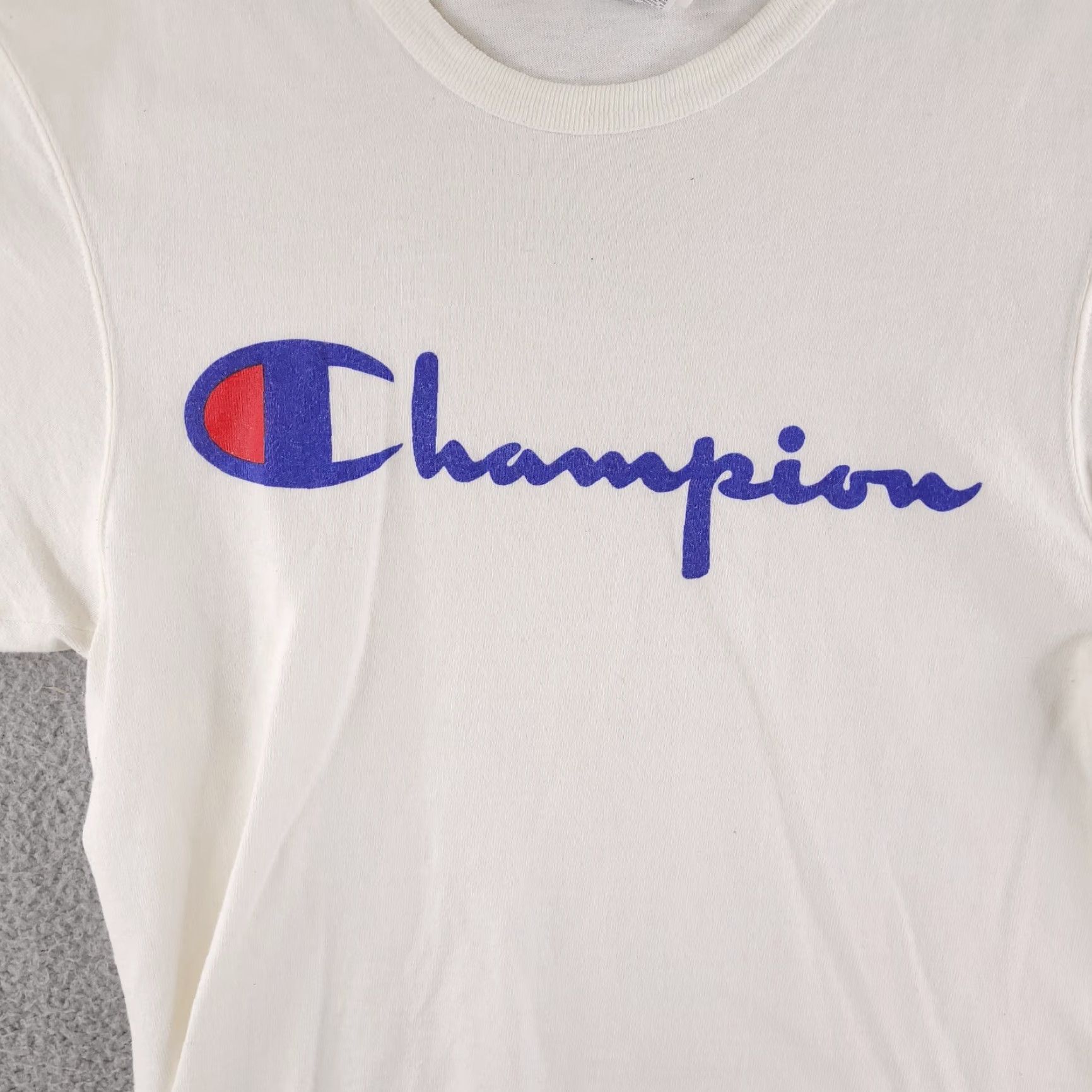 Champion VINTAGE Champion Shirt Mens Small White Crewneck Short sleeve Script Spellout Logo Size US S / EU 44-46 / 1 - 3 Thumbnail