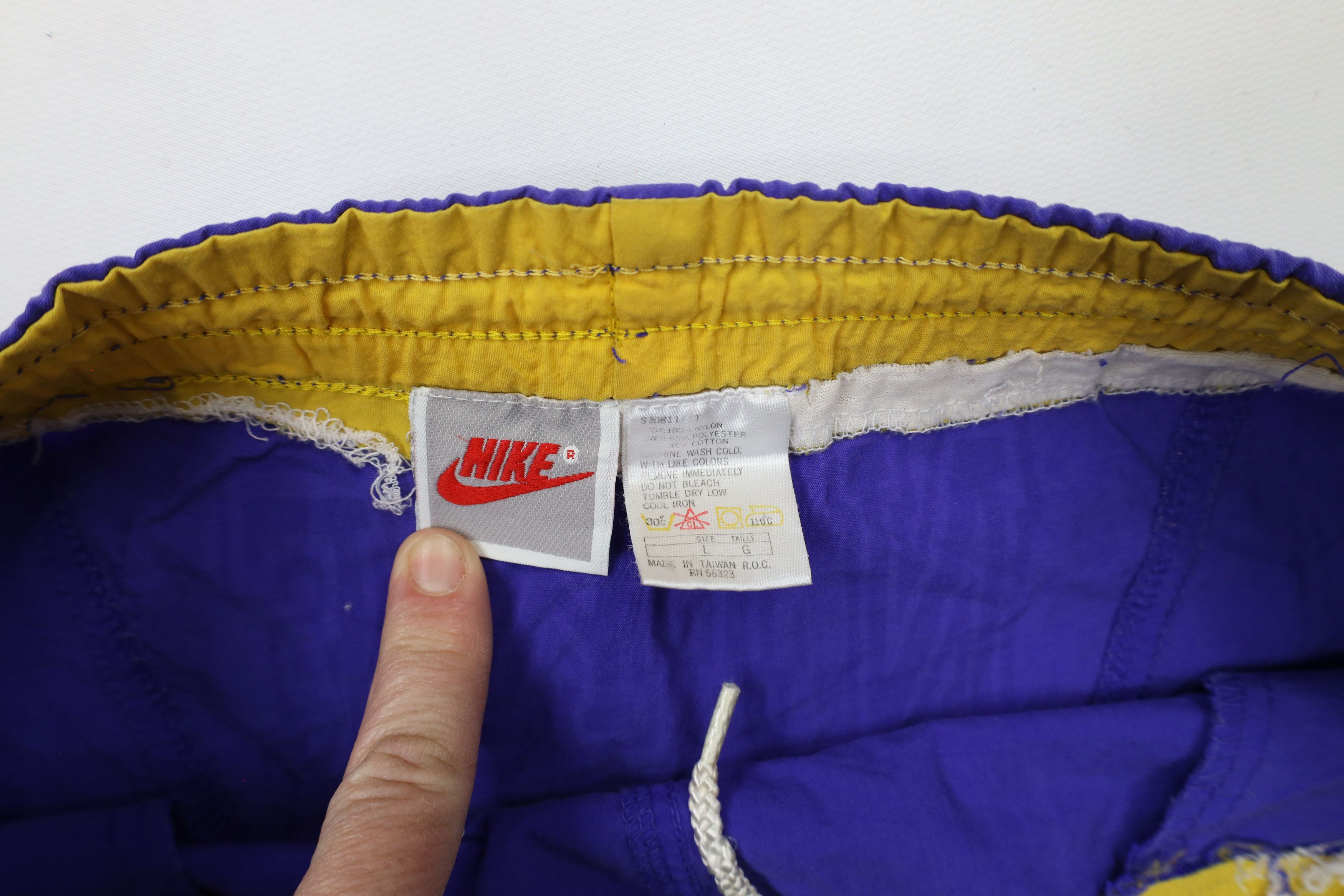 Nike × Vintage Vintage 90s Nike Block Above Knee Shorts LA Lakers AS IS Size US 34 / EU 50 - 8 Thumbnail