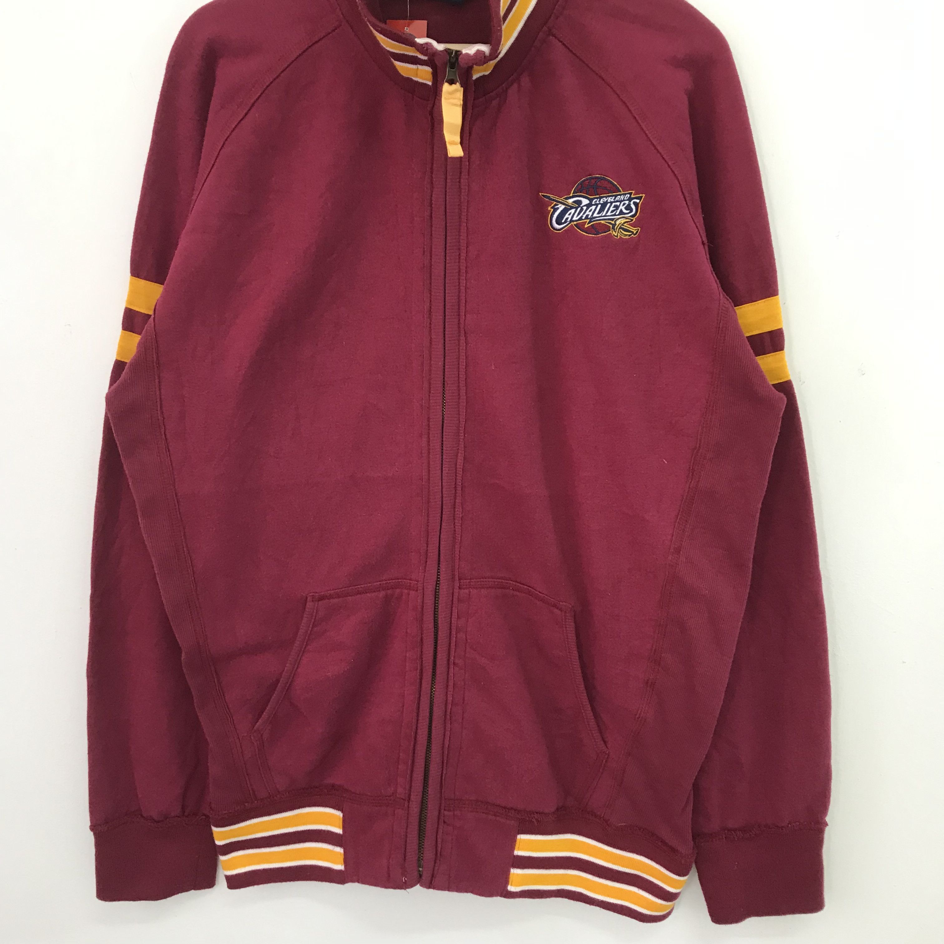 Vintage Vintage Y2K Cleveland Cavaliers Red Sweater - 538 Size US M / EU 48-50 / 2 - 3 Thumbnail