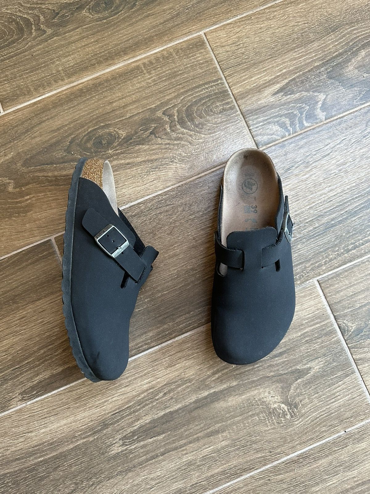 vintage metallic black birkenstocks