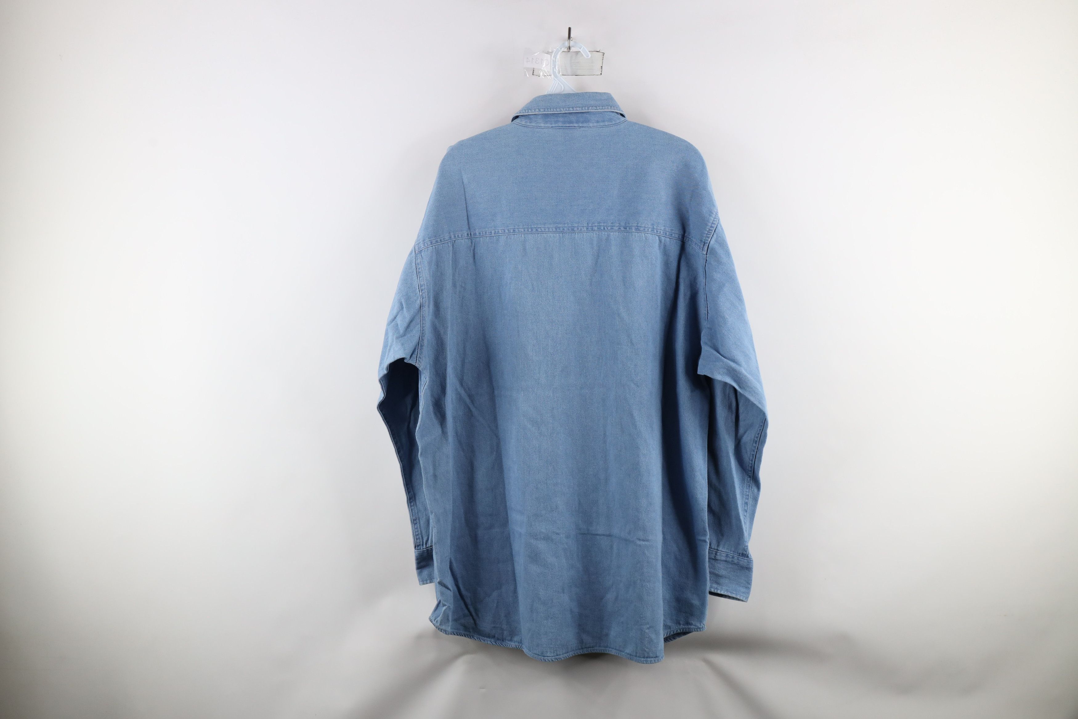 Vintage Vintage 90s Out University of Michigan Denim Button Shirt Size US L / EU 52-54 / 3 - 11 Thumbnail