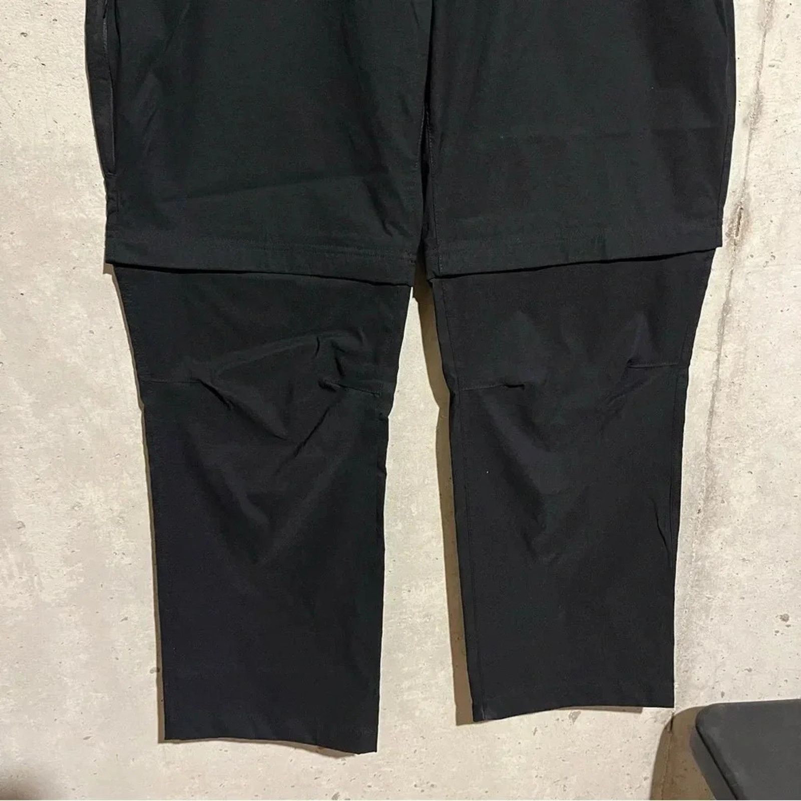 Eddie Bauer Eddie Bauer Convertible Tech Pants Size 36x30 Black Size US 36 / EU 52 - 3 Thumbnail