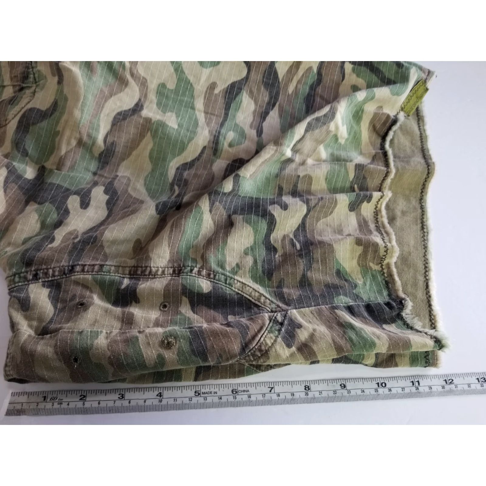 Vintage VINTAGE Aaron Chang CAMOUFLAGE Shorts Cargo 36 Green Men Bottom 100% Cotton Shorts Mens 90s Size US 36 / EU 52 - 4 Thumbnail