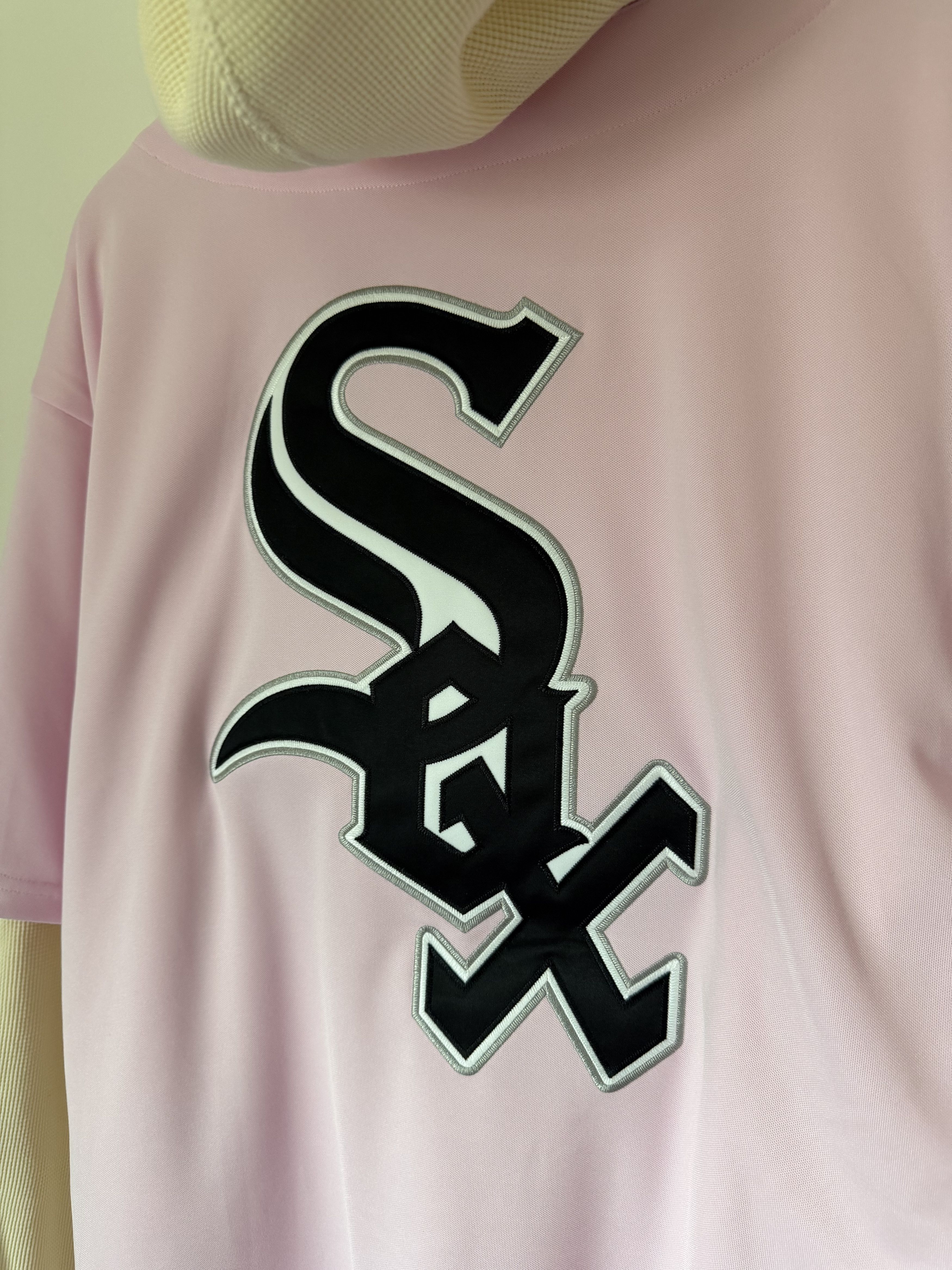 MLB × Supreme Supreme Chicago White Sox Hooded Baseball Jersey in Pink Size US XL / EU 56 / 4 - 7 Thumbnail