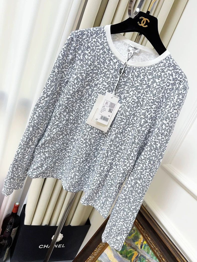 Chanel Chanel 21p full print blue double C sequin logo long-sleev Size XS / US 0-2 / IT 36-38 - 1 Thumbnail