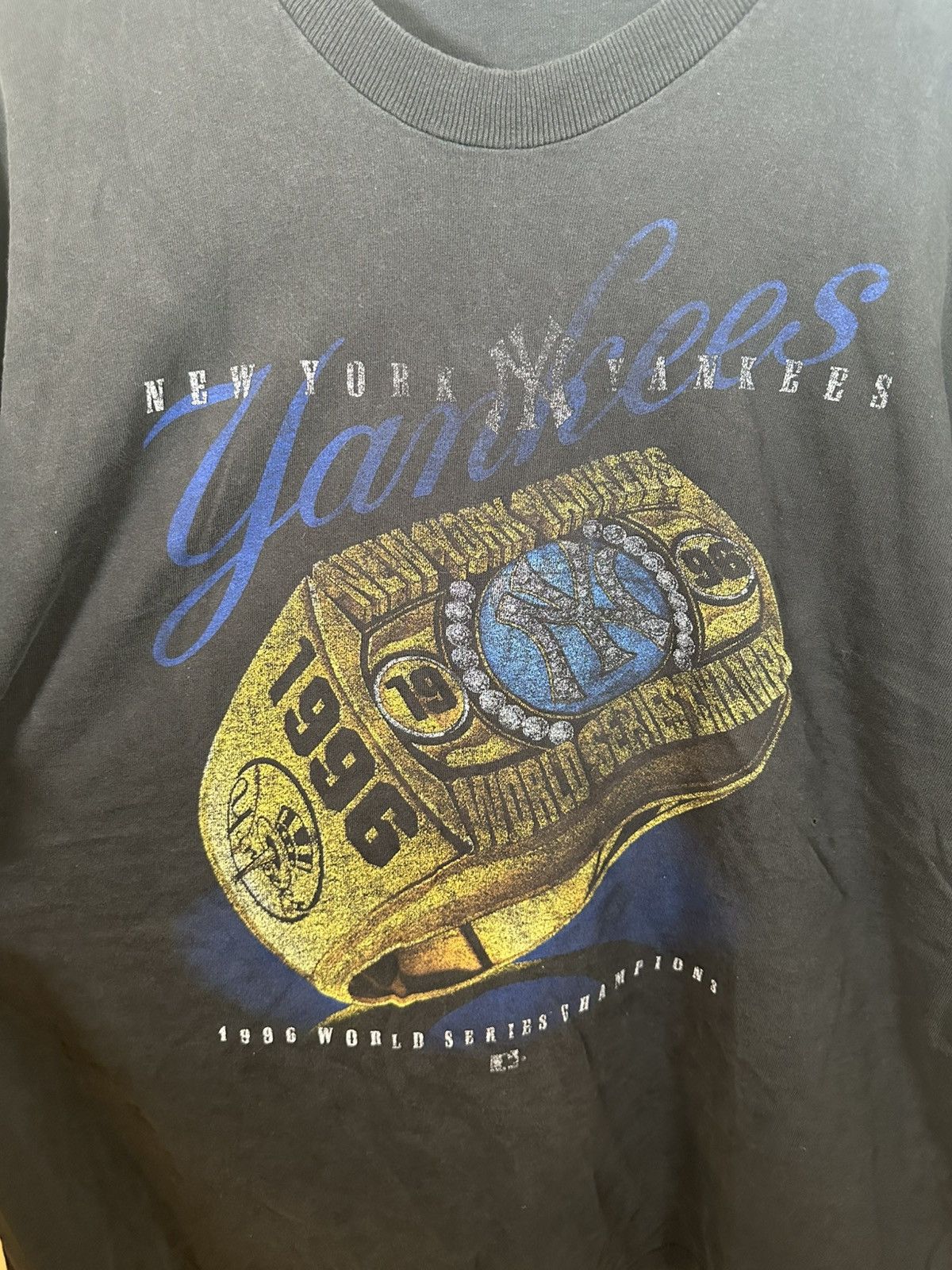 Vintage Yankees 1996 World Champions tee Size US XL / EU 56 / 4 - 2 Thumbnail