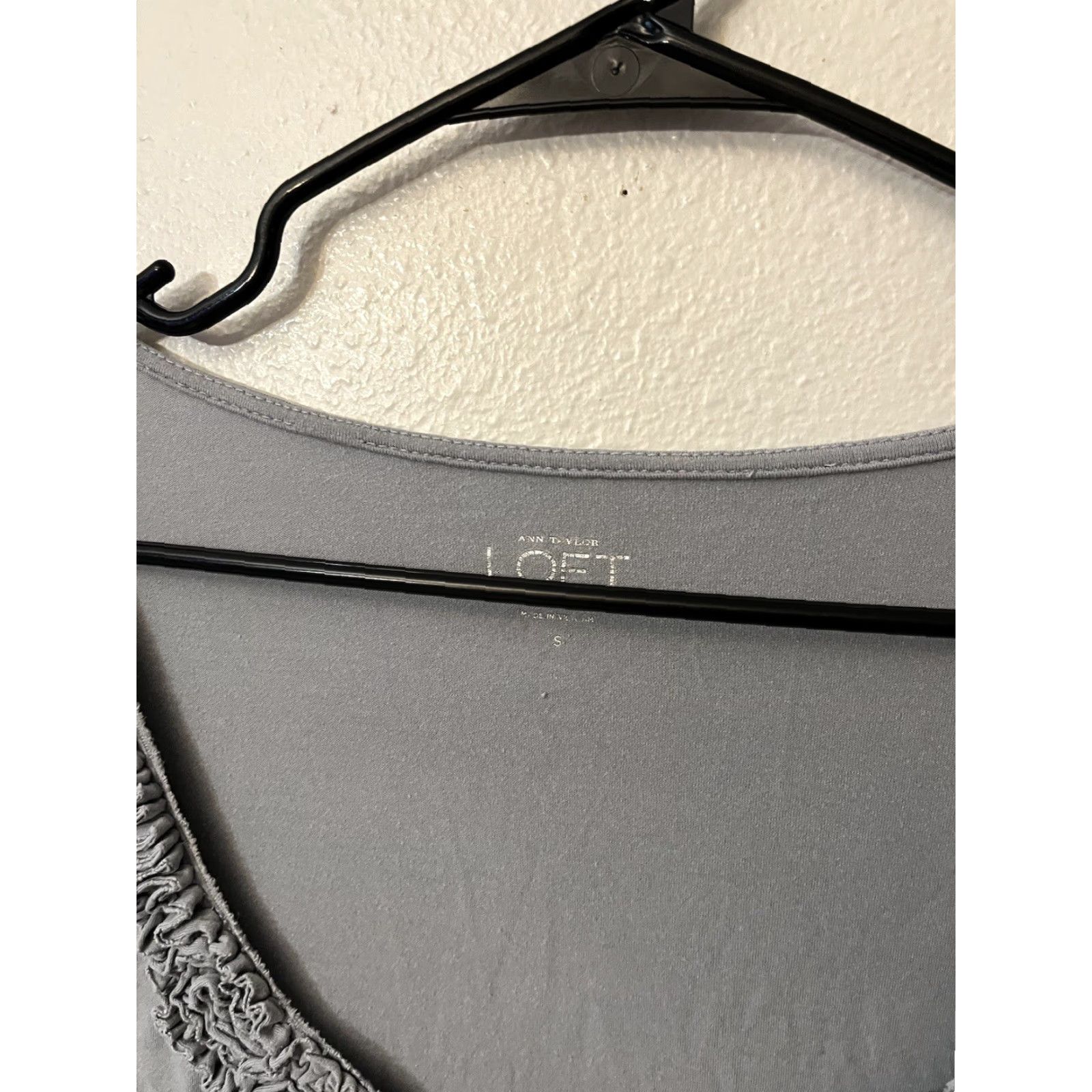 Loft LOFT Women's Cropped Tee Shirt Size Small Gray Cotton Pullover Short Sleeve Size S / US 4 / IT 40 - 2 Thumbnail
