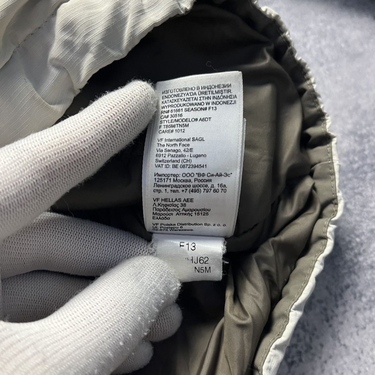 The North Face Vintage The North Face HyVent Jacket Streetwear Outdoor Size M / US 6-8 / IT 42-44 - 15 Thumbnail