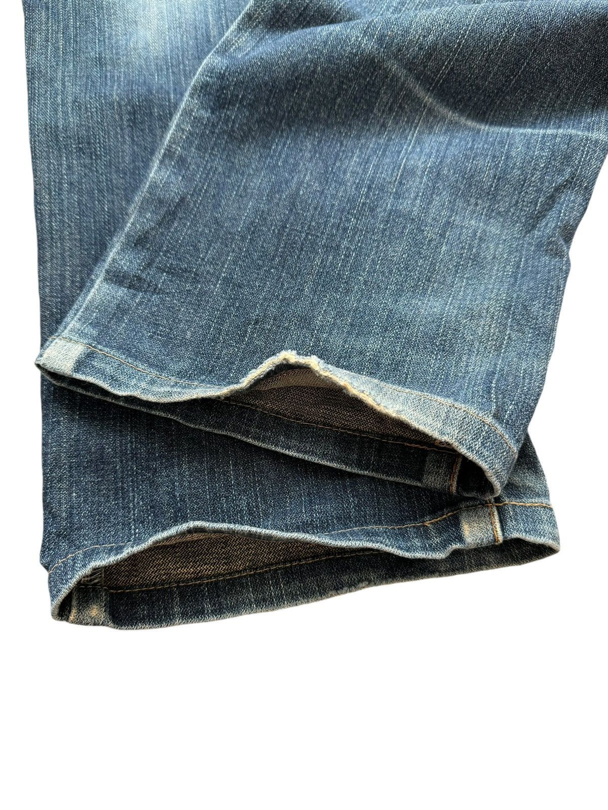 Wrangler VINTAGE WRANGLER DISTRESSED DENIM JEANS Size US 33 - 9 Thumbnail