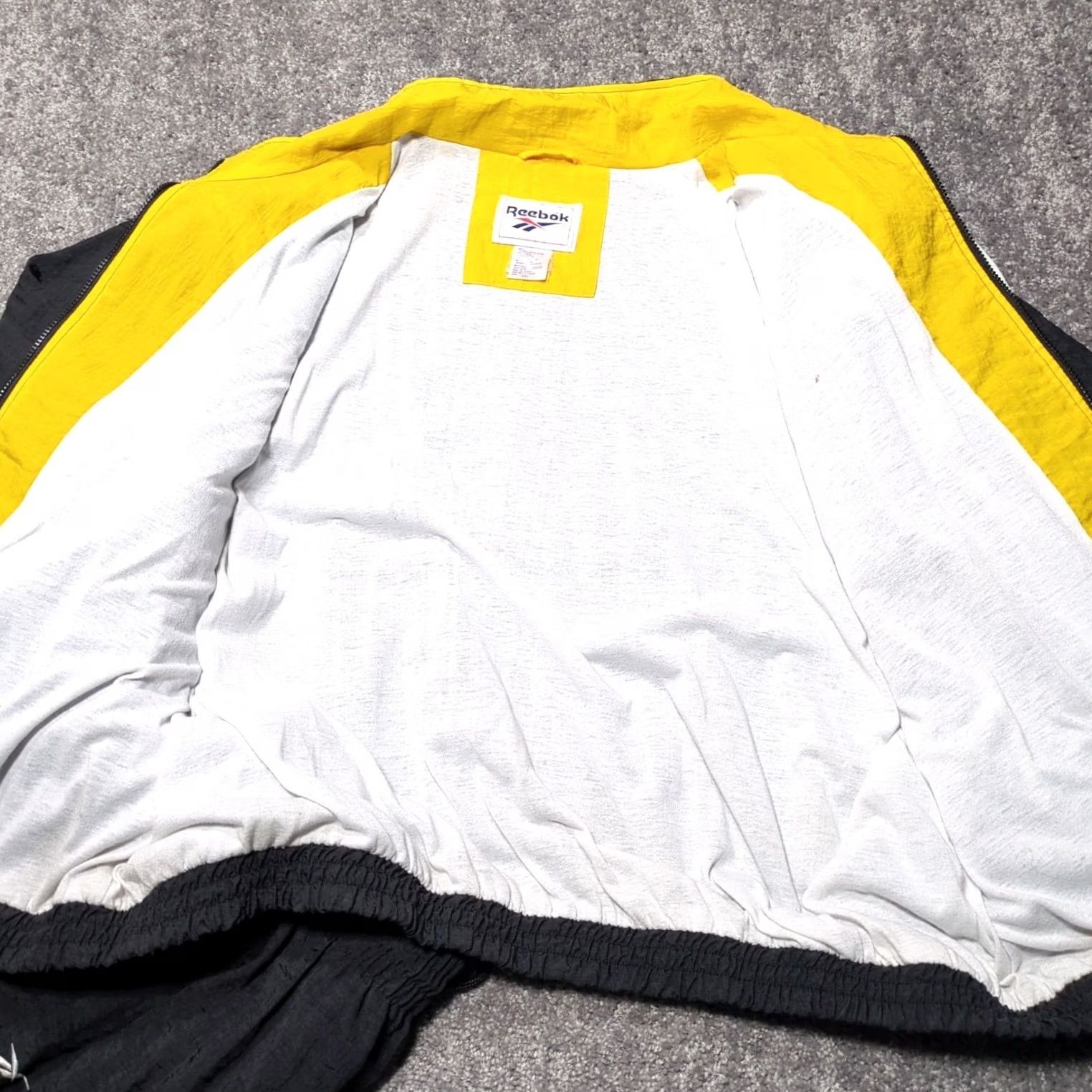 Reebok VINTAGE Reebok Track Suit University Of Iowa Hawkeyes Mens 2XL Black Caitlin Clark Track Jacket, Track Pants Set Size 48R - 6 Thumbnail