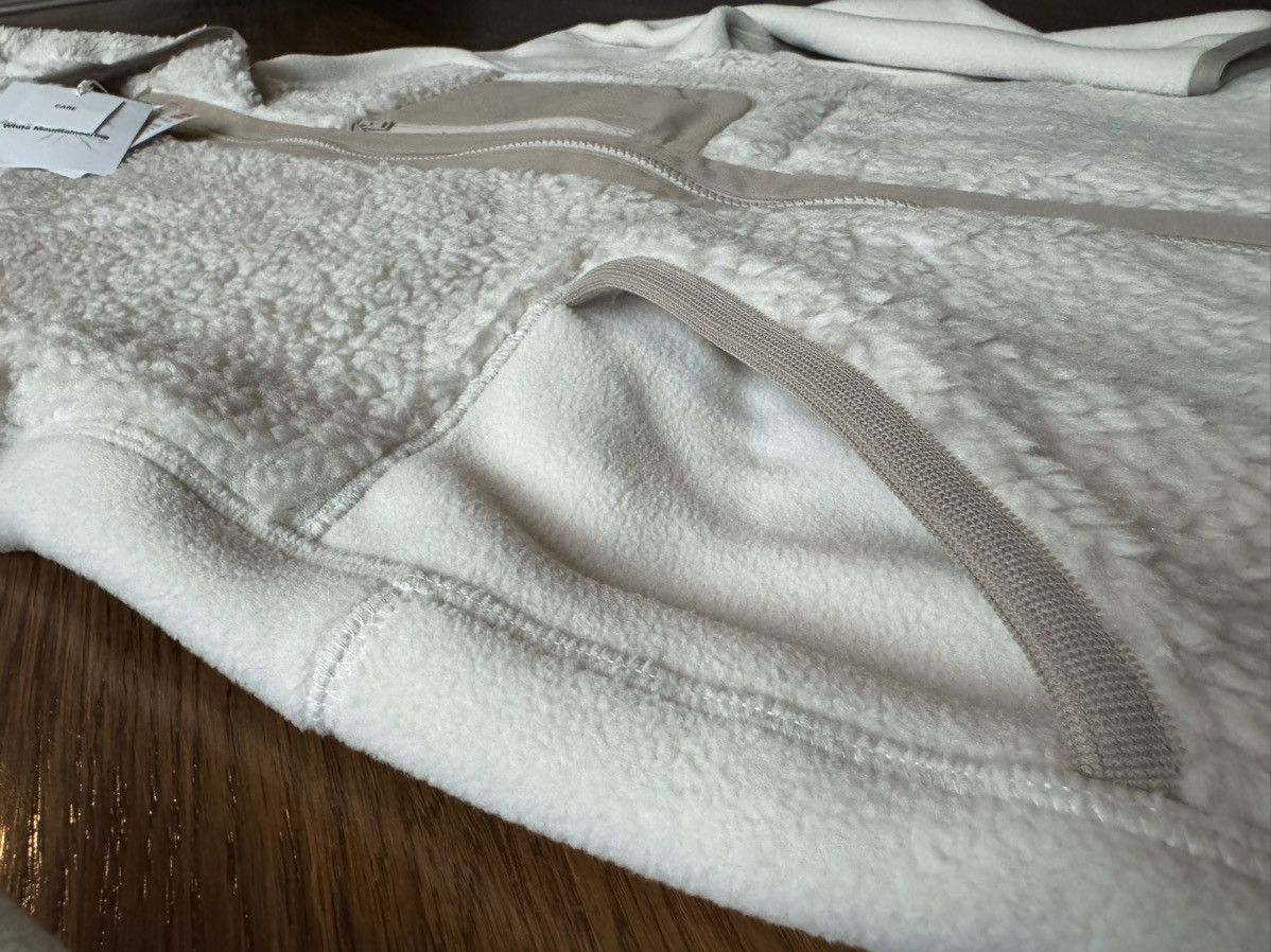 Uniqlo × White Mountaineering Medium White Fleece Long-Sleeve Hoodie Pullover Jacket Coat Size US M / EU 48-50 / 2 - 15 Thumbnail